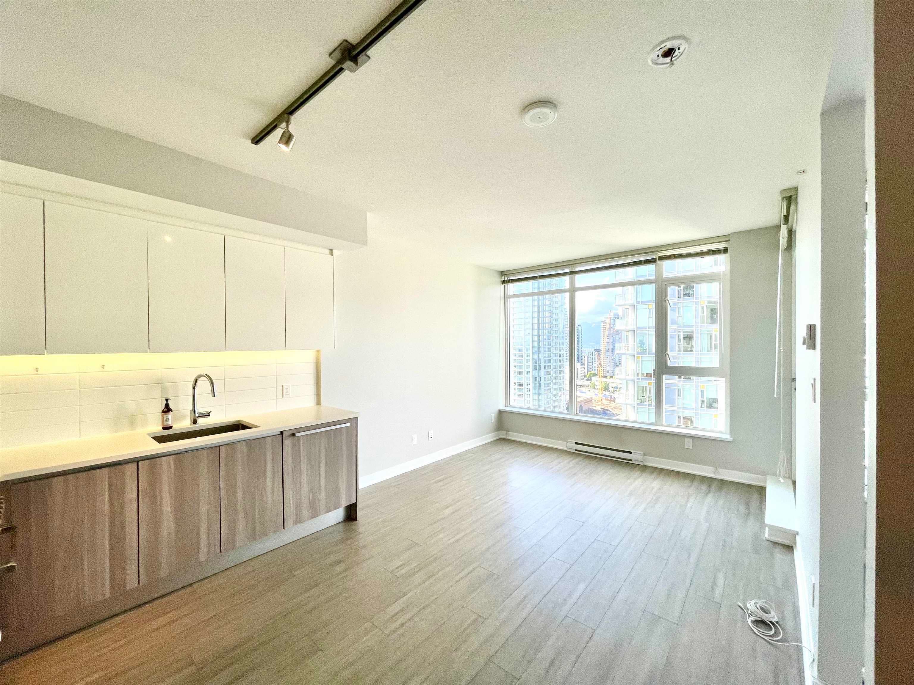 2305 - 4900 Lennox Lane, Burnaby, V5H 0G9 — photo 3