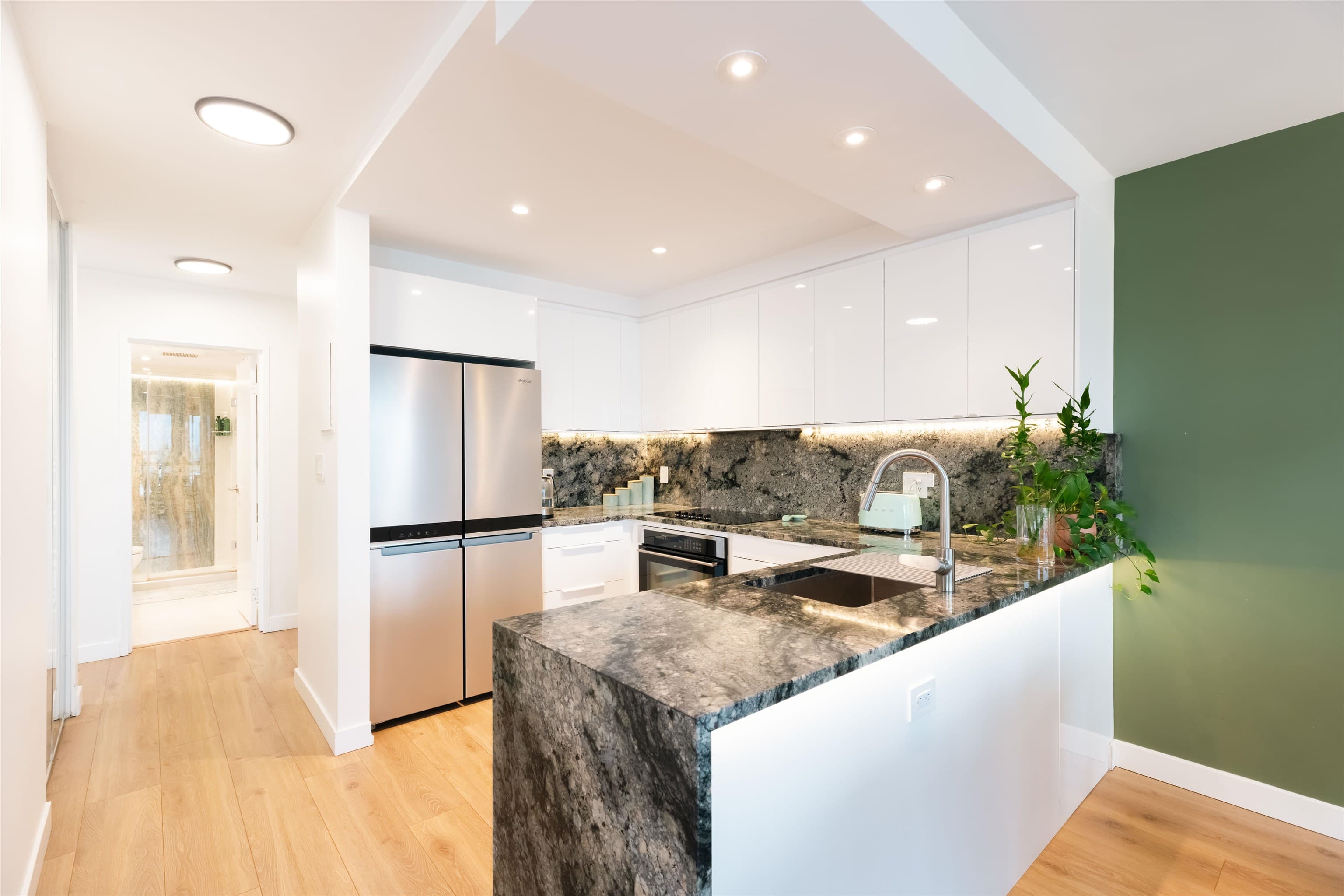 705 - 444 Lonsdale Avenue, North Vancouver, V7M 3H5 — photo 3