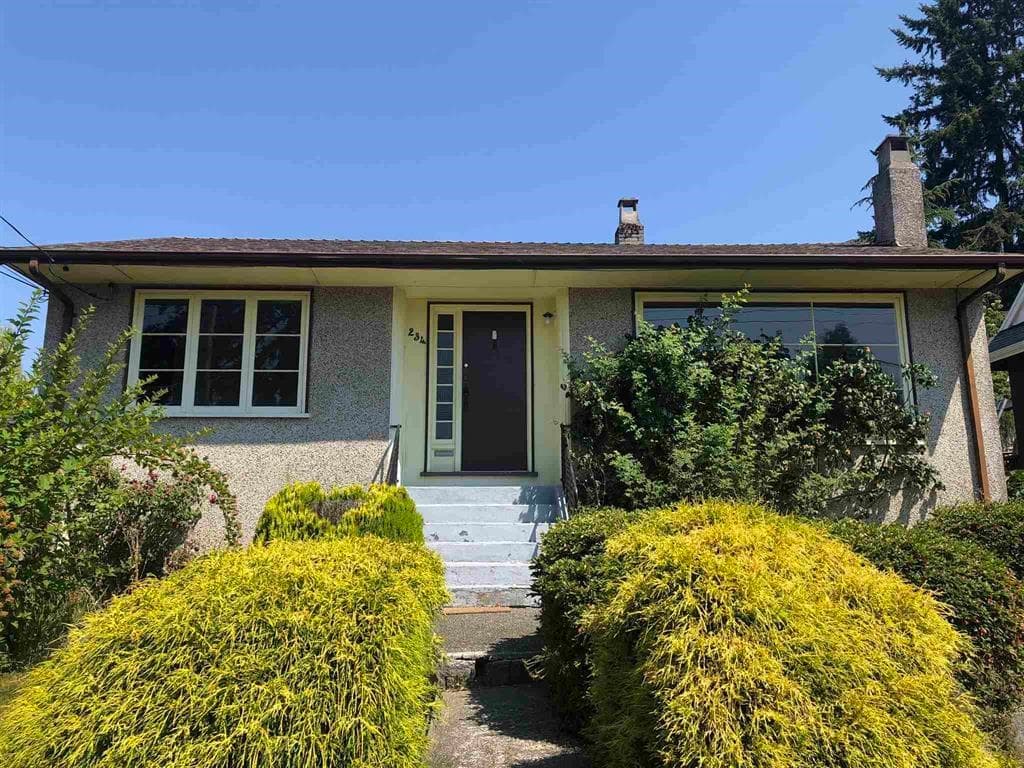 234 W St. James Road, North Vancouver, V7N 2P3 — photo 2