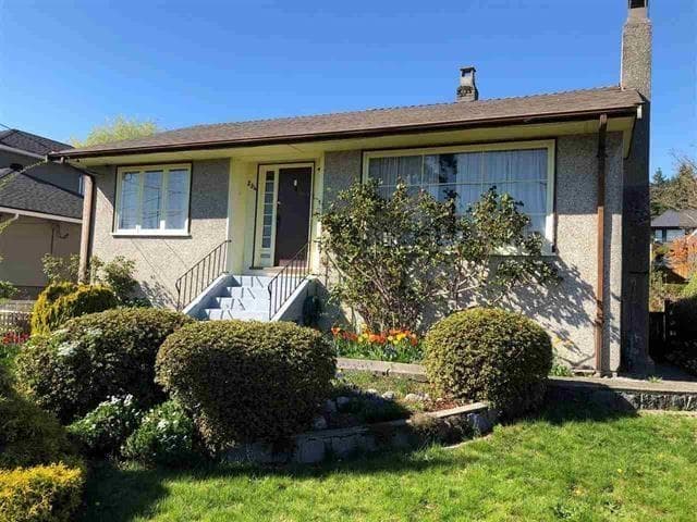 234 W St. James Road, North Vancouver, V7N 2P3 — photo 1