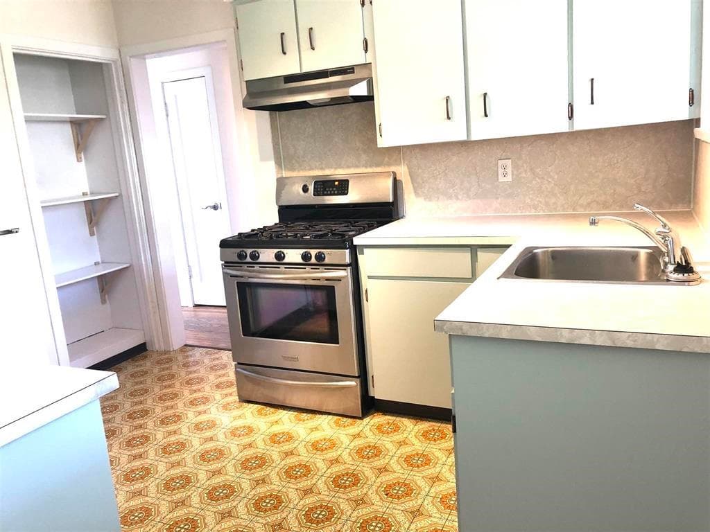 234 W St. James Road, North Vancouver, V7N 2P3 — photo 5