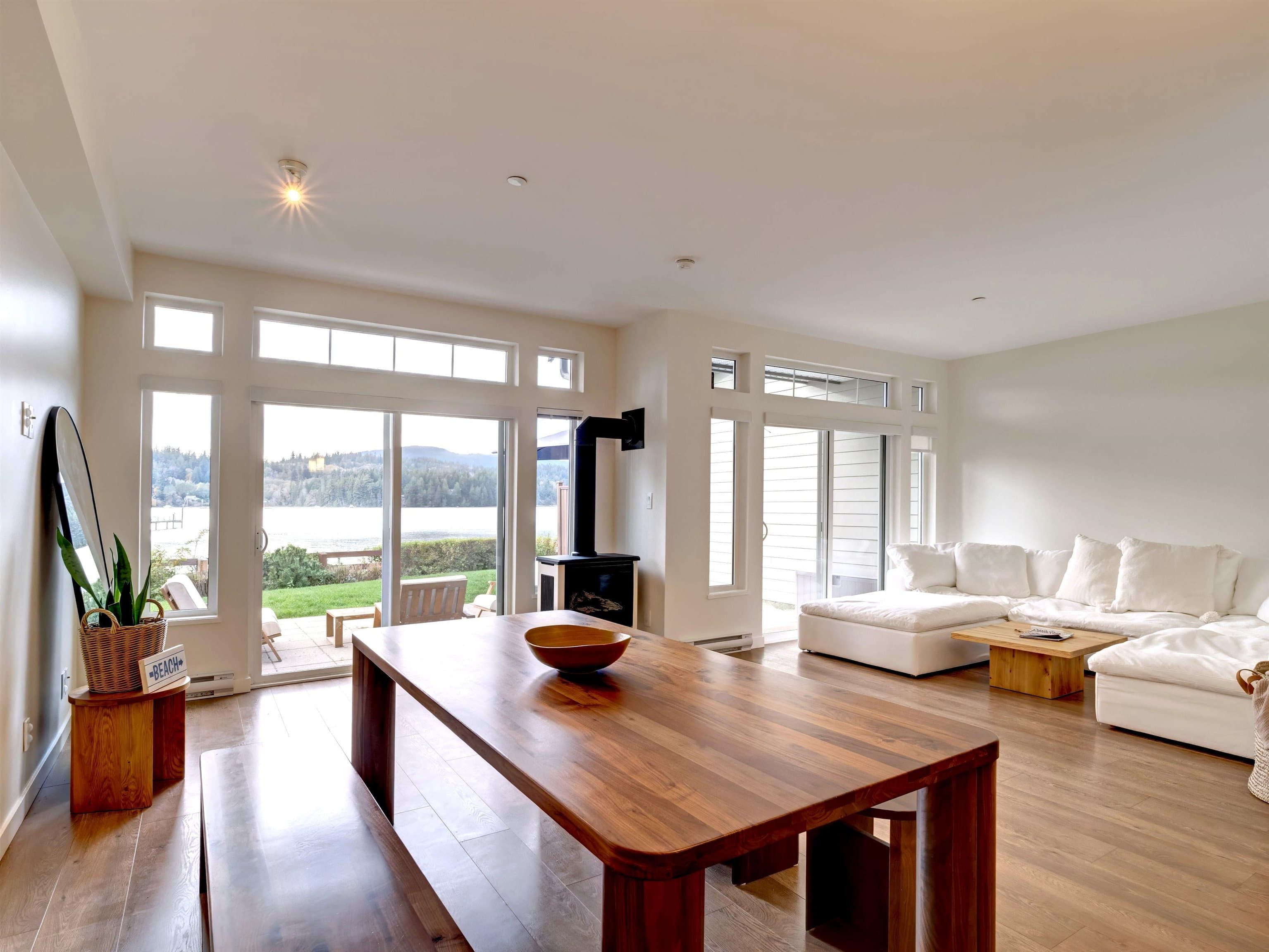 5917 Beachgate Lane, Sechelt