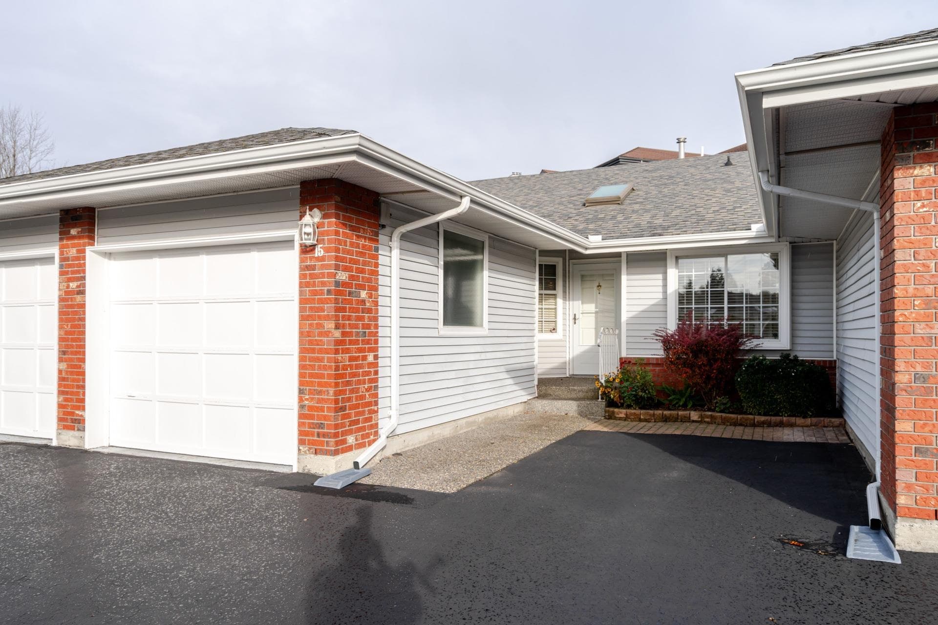 15 - 5365 205 Street, Langley, V3A 7V7 — photo 2
