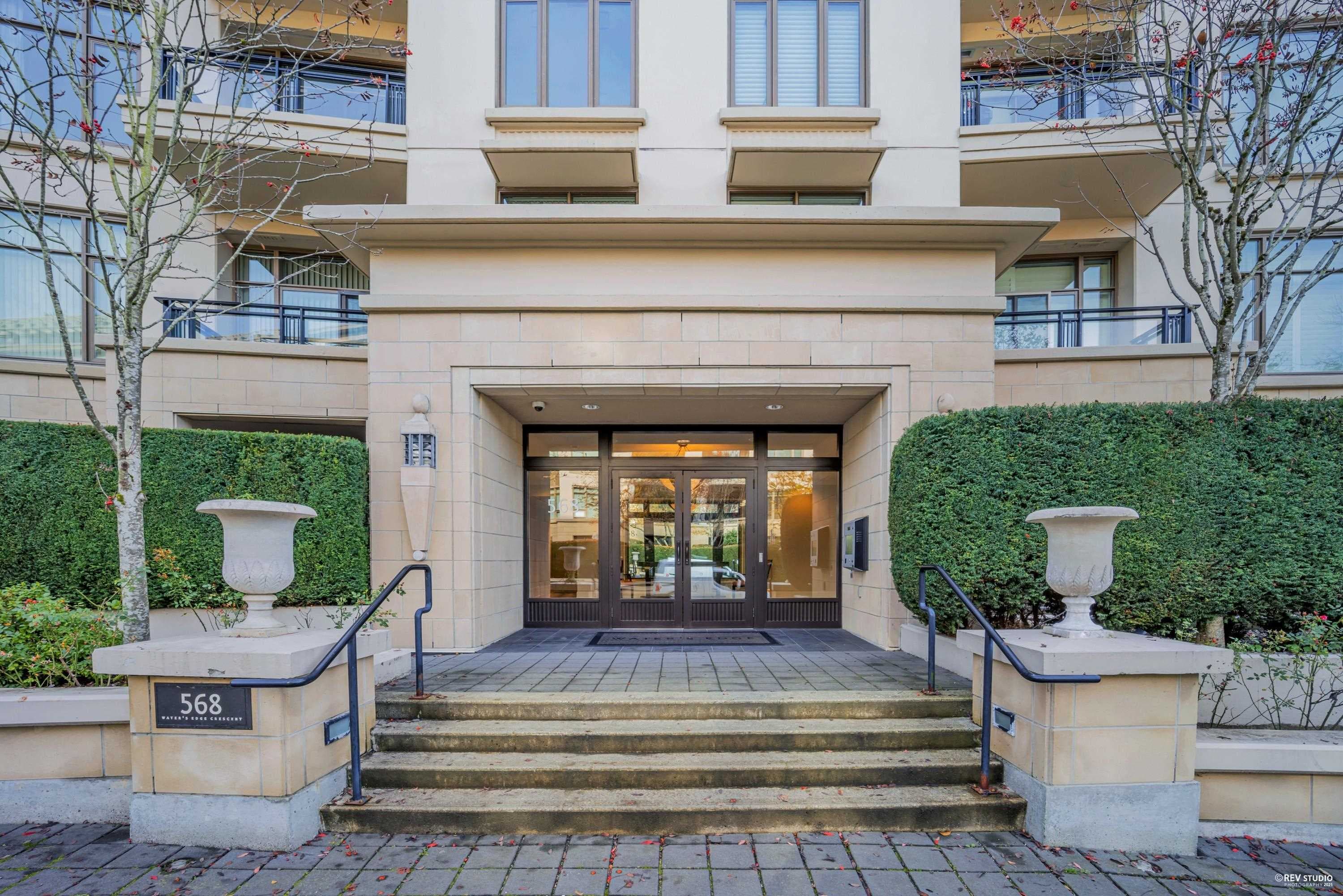 303 - 568 Waters Edge Crescent, West Vancouver