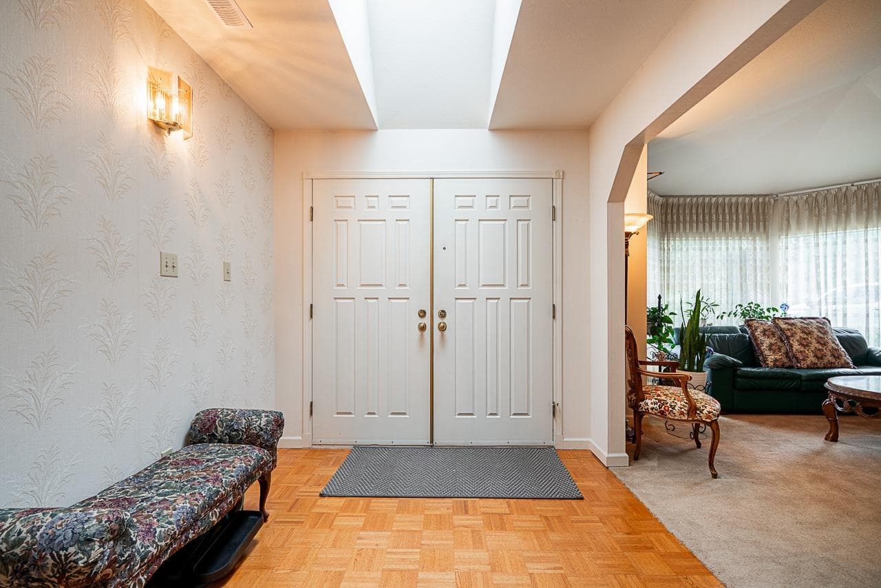 11293 153a Street, Surrey, V3R 6H9 — photo 3