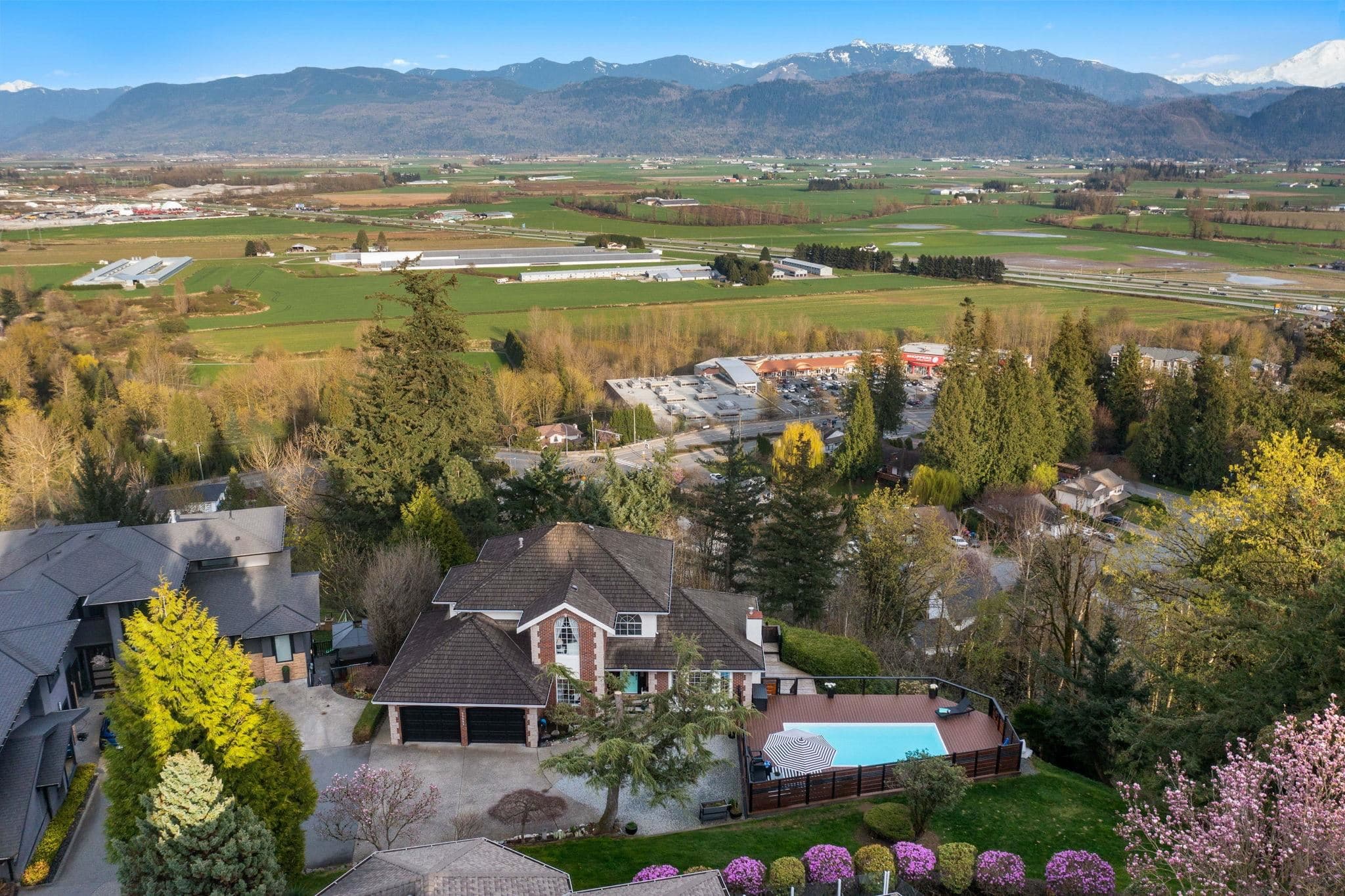 35993 Eaglecrest Place, Abbotsford, V3G 1E7 — photo 1