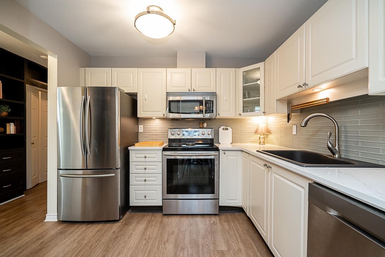 101 - 15325 17 Avenue, Surrey, V4A 1T8 — photo 3