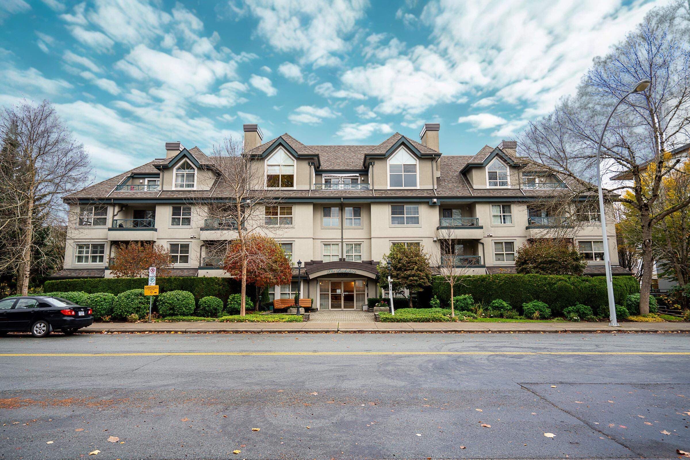 101 - 15325 17 Avenue, Surrey, V4A 1T8 — photo 1