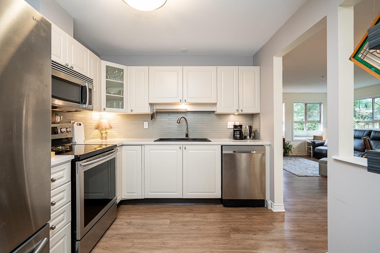 101 - 15325 17 Avenue, Surrey, V4A 1T8 — photo 4