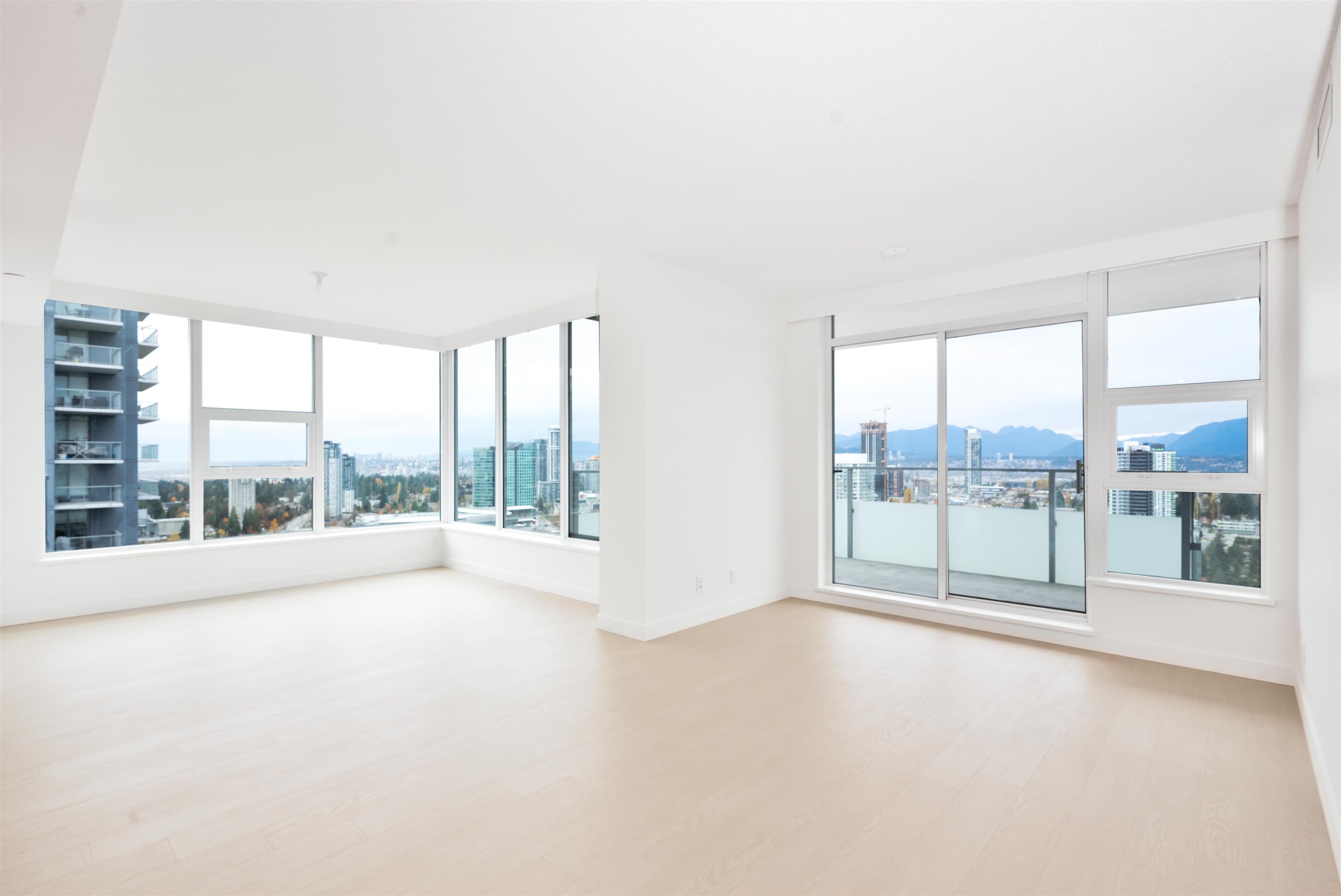 3307 - 13778 100 Avenue, Surrey, V3T 0V3 — photo 3