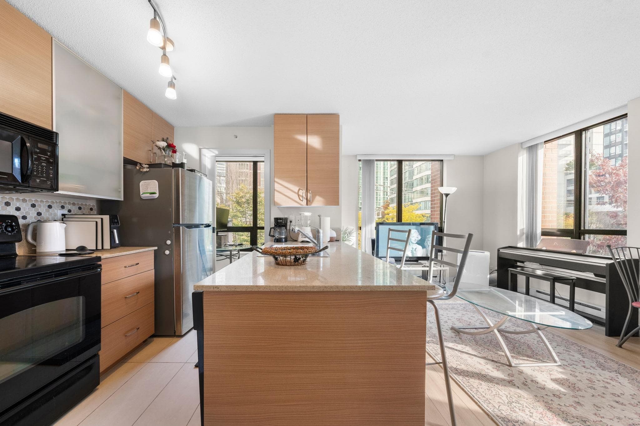 502 - 909 Mainland Street, Vancouver, V6B 1S3 — photo 5