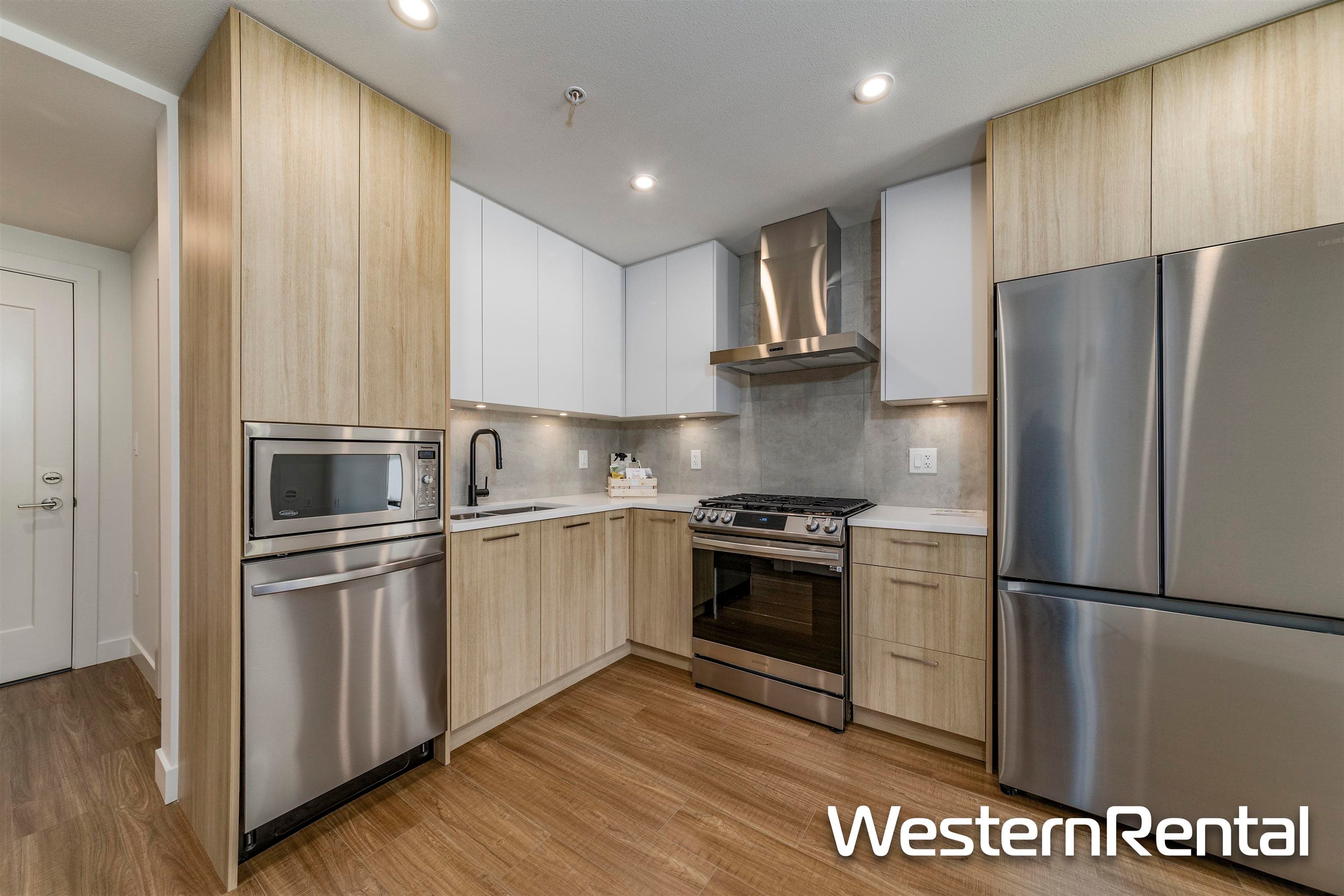 A320 - 31900 Raven Avenue, Mission, V2V 0H5 — photo 2