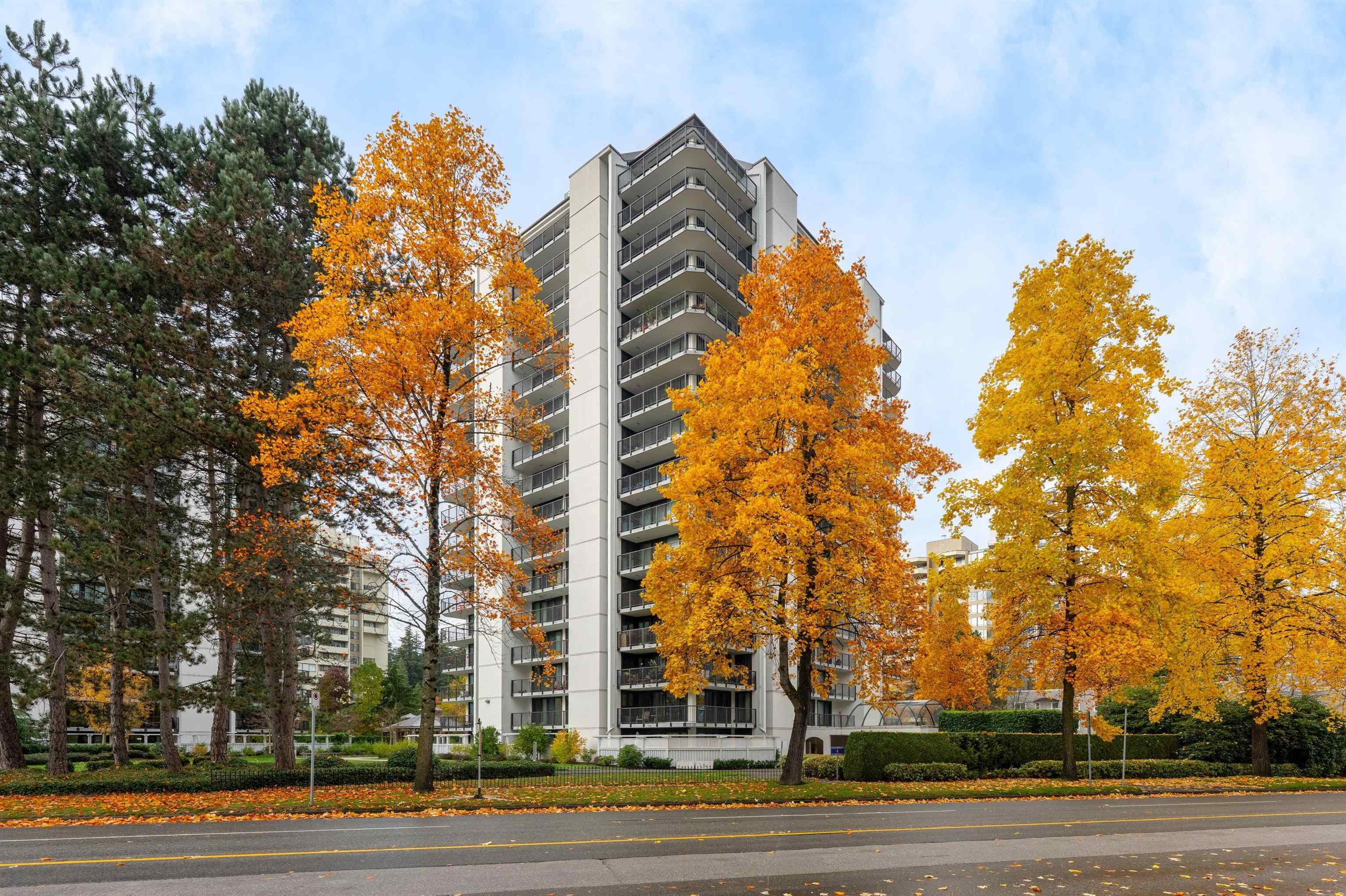 402 - 6455 Willingdon Avenue, Burnaby, V5H 4E4 — photo 1