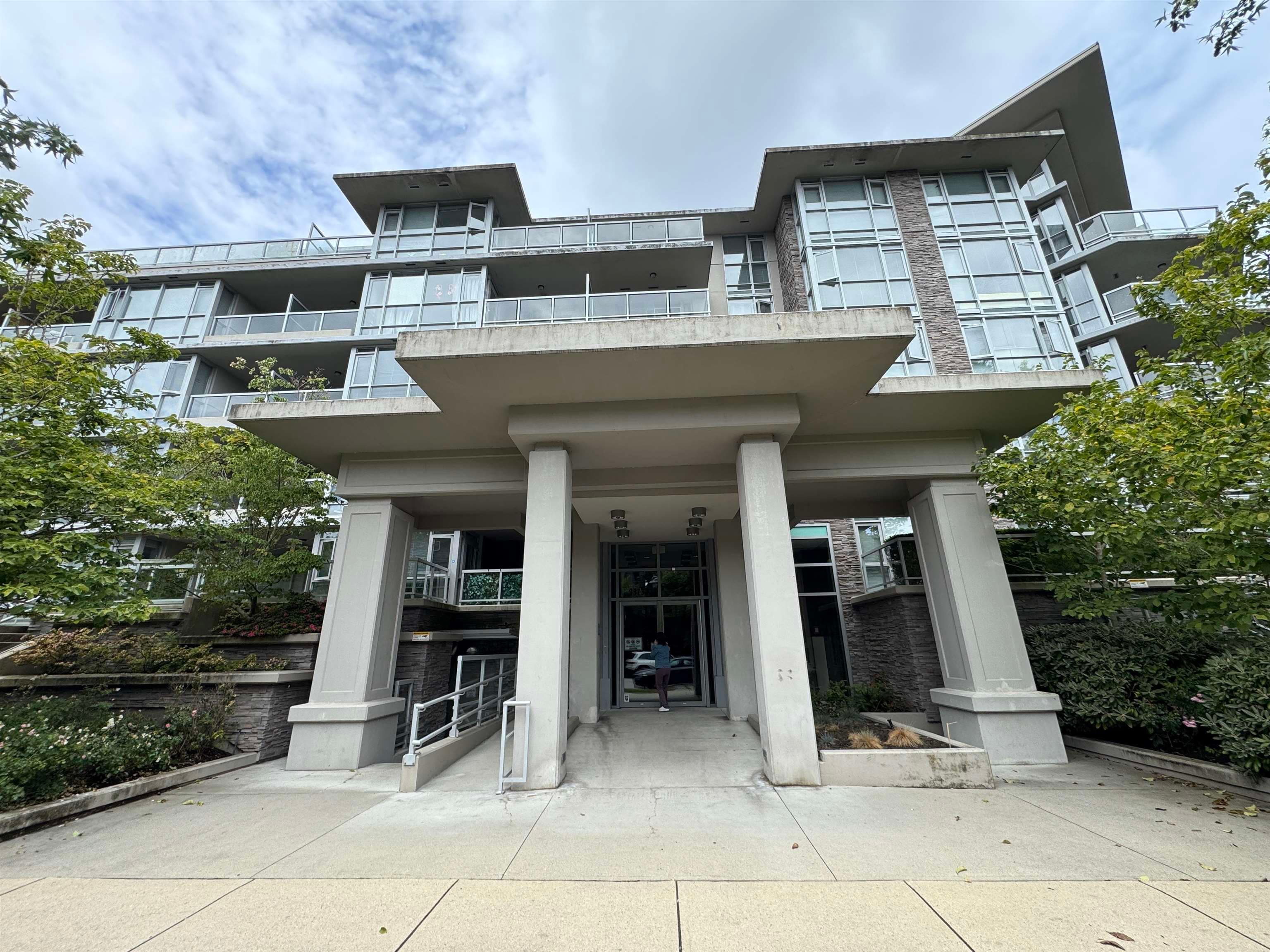 208 - 9373 Hemlock Drive, Richmond