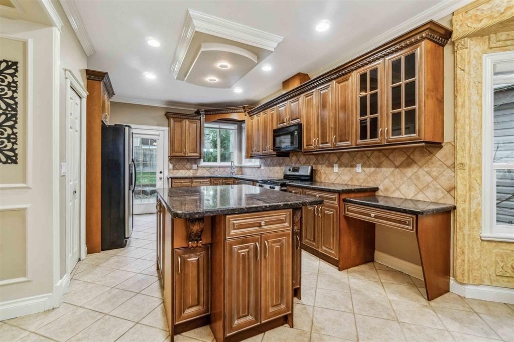 2018 Turnberry Lane, Coquitlam, V3E 3N5 — photo 3