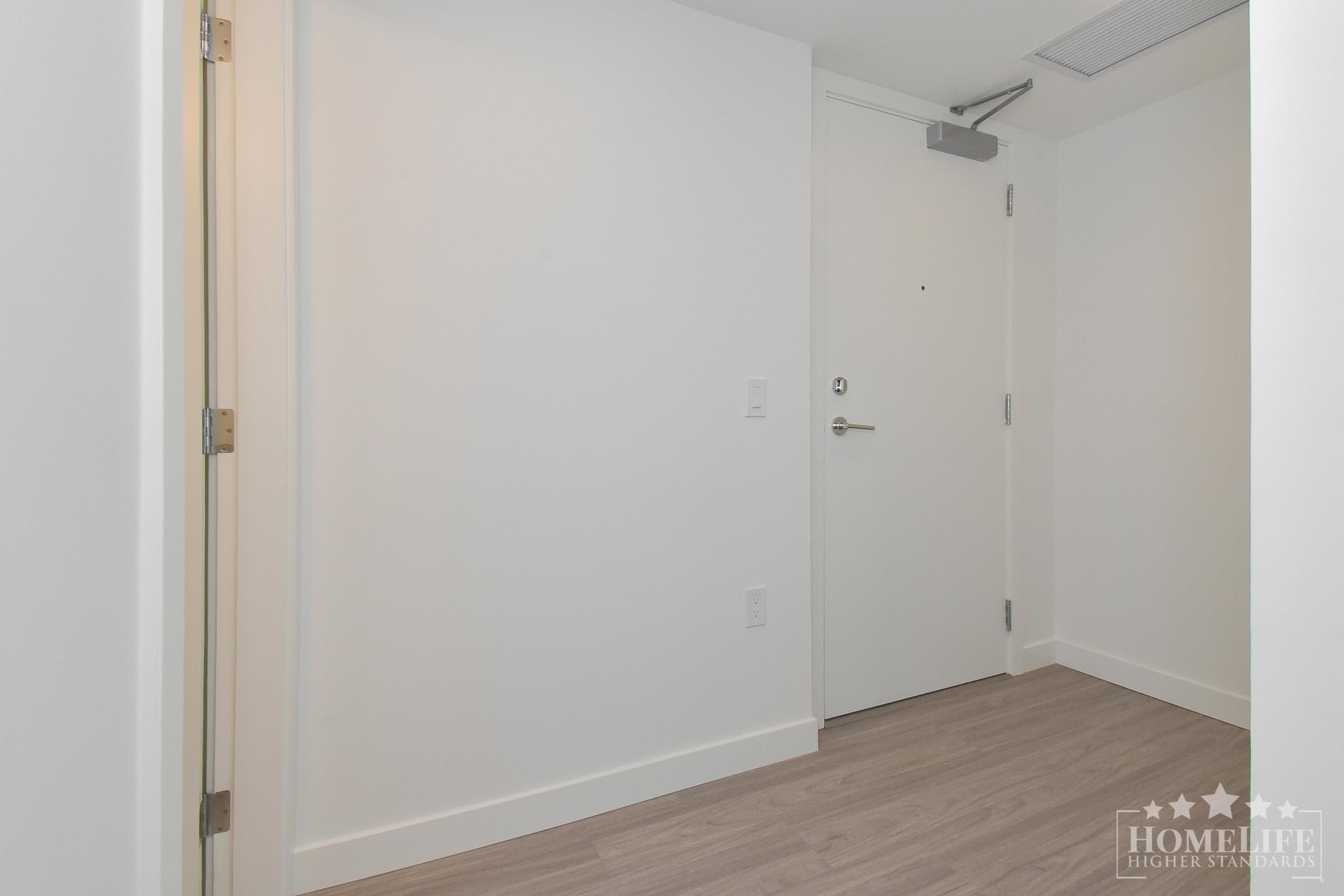 1211 - 13675 107a Avenue, Surrey, V3T 0X2 — photo 2