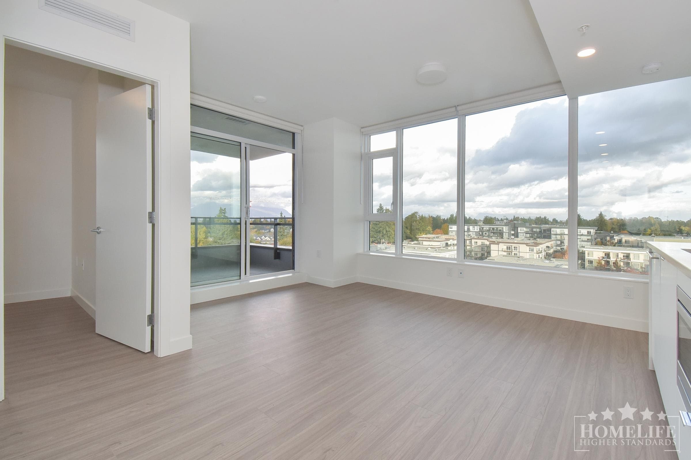 1211 - 13675 107a Avenue, Surrey, V3T 0X2 — photo 5