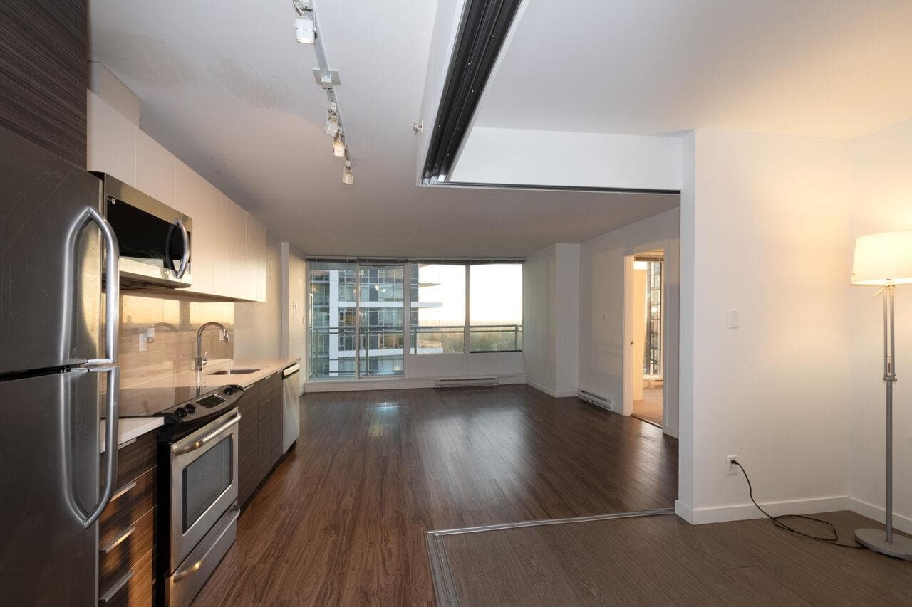 2307 - 13303 Central Avenue, Surrey, V3T 0K6 — photo 2