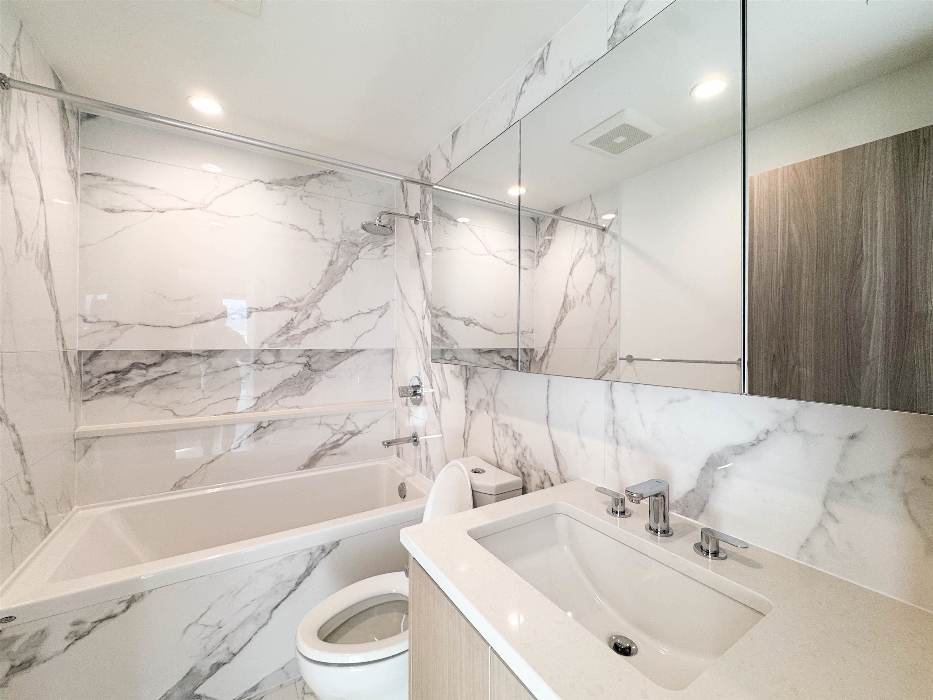 18** - 4880 Lougheed Highway, Burnaby, V5C 0N1 — photo 4