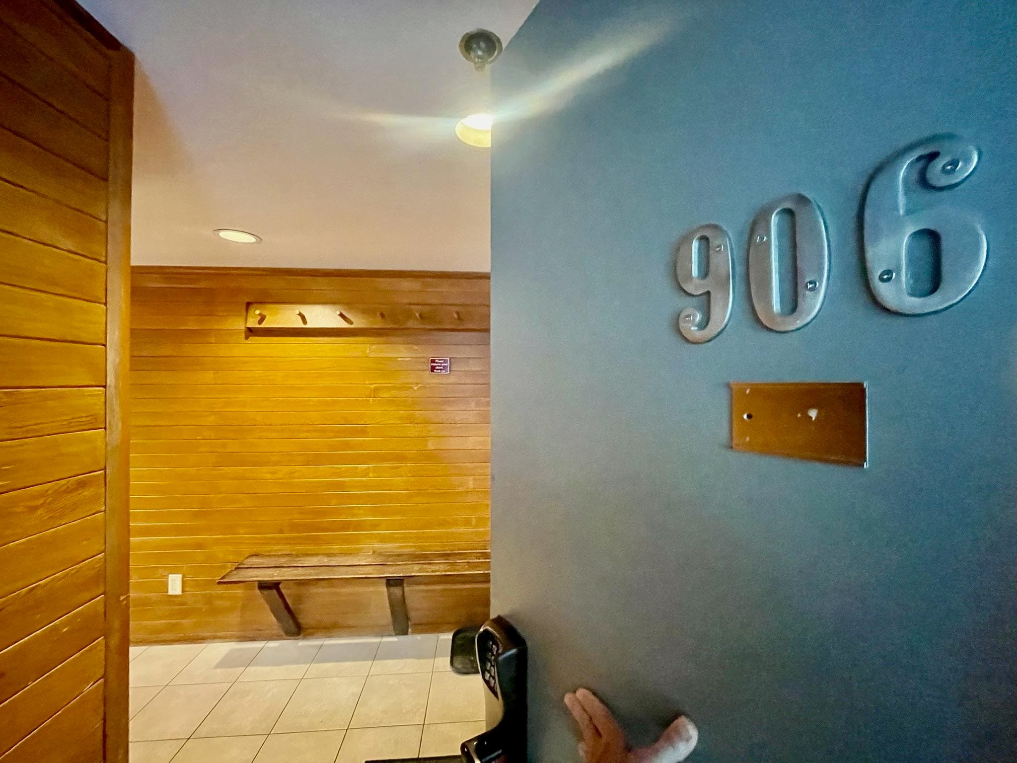 #906