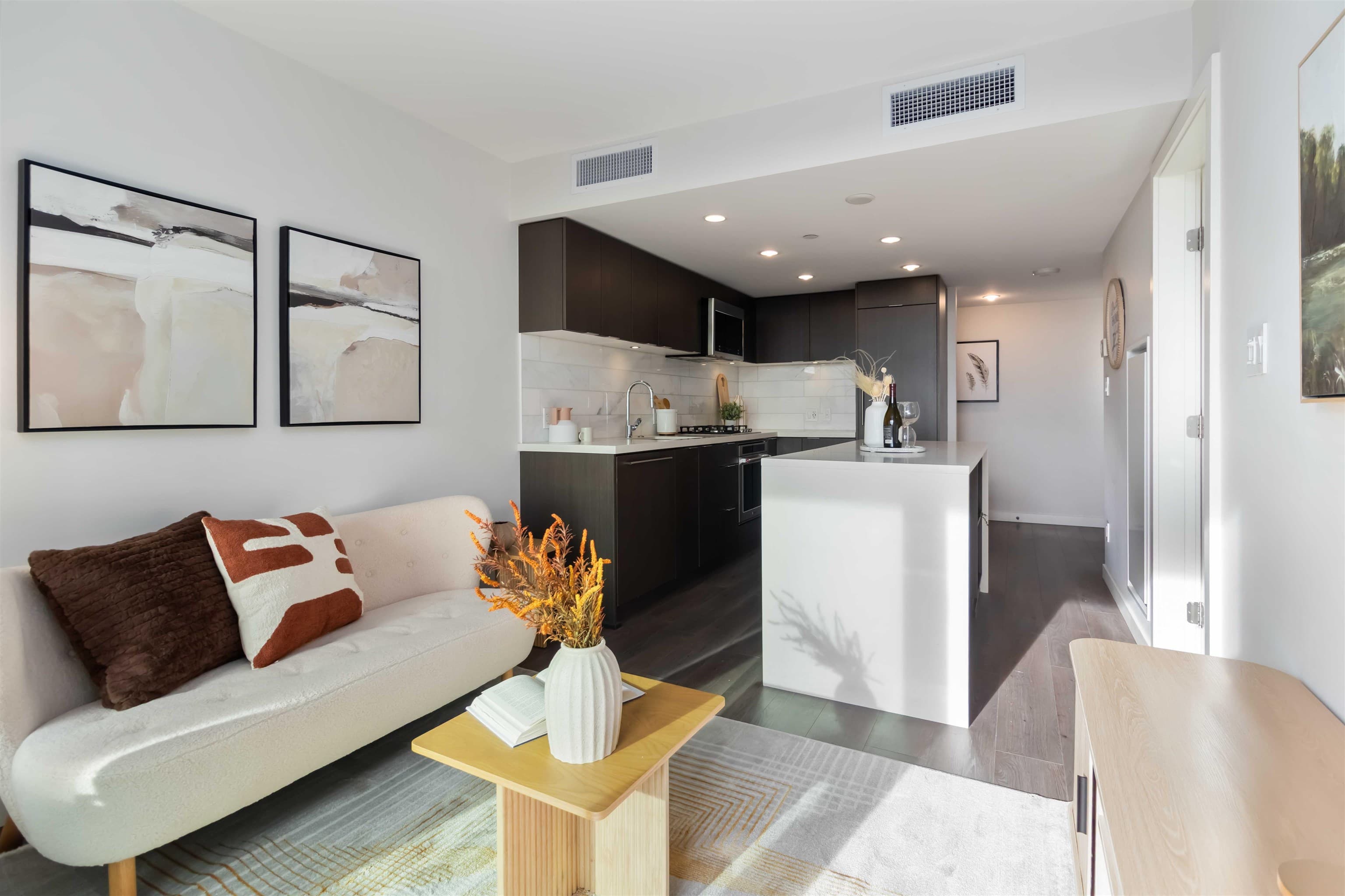 601 - 8238 Lord Street, Vancouver