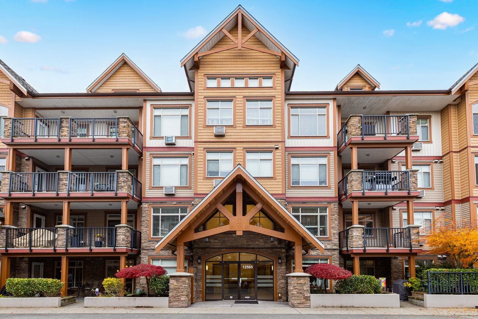 215 - 12565 190a Street, Pitt Meadows, V3Y 0E1 — photo 1