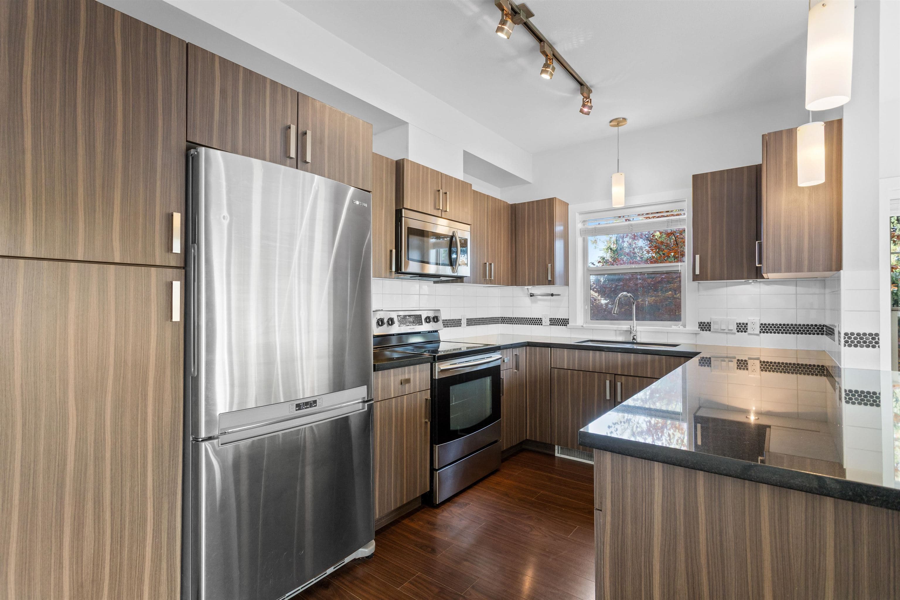 214 - 20219 54a Avenue, Langley, V3A 0C7 — photo 3