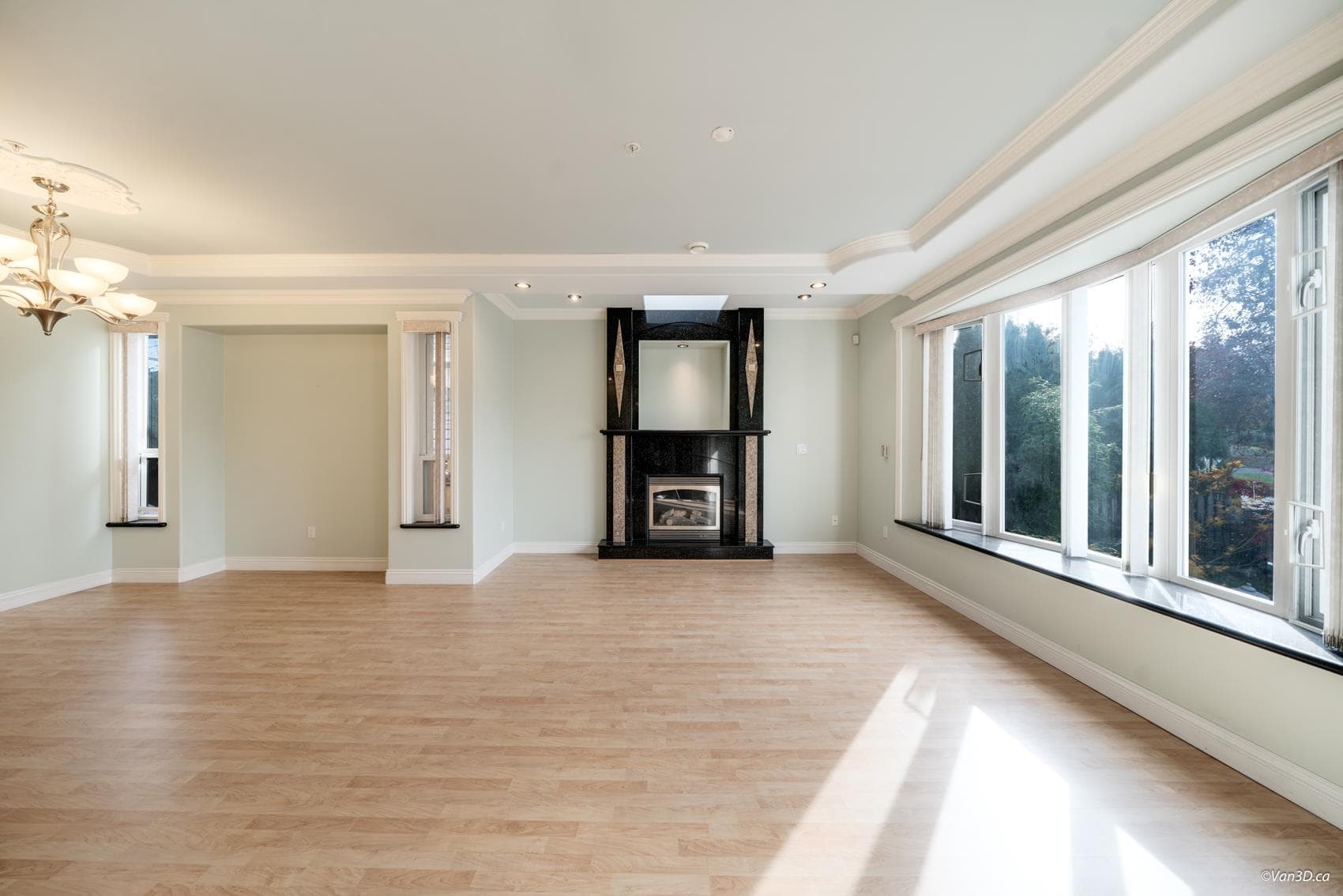 3559 Worthington Drive, Vancouver, V5M 3Y1 — photo 3