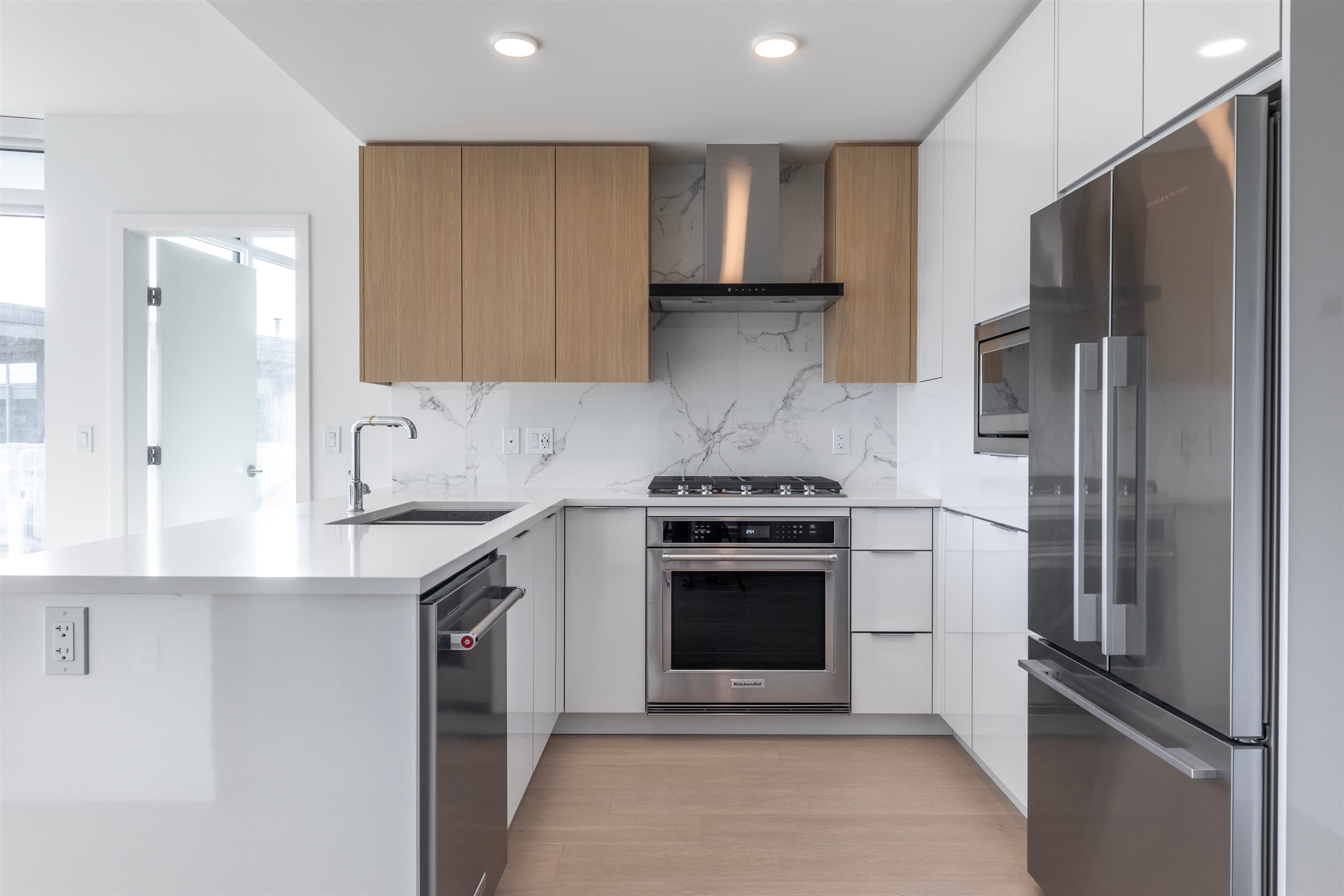 306 - 7683 Park Crescent, Burnaby, V3N 0J4 — photo 4
