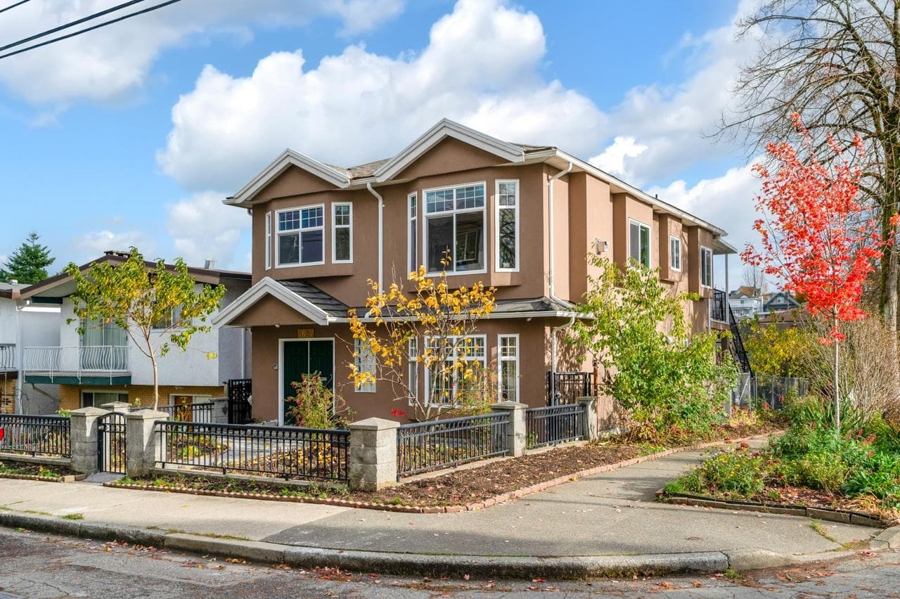 4694 Mchardy Street, Vancouver, V5R 4C3 — photo 2