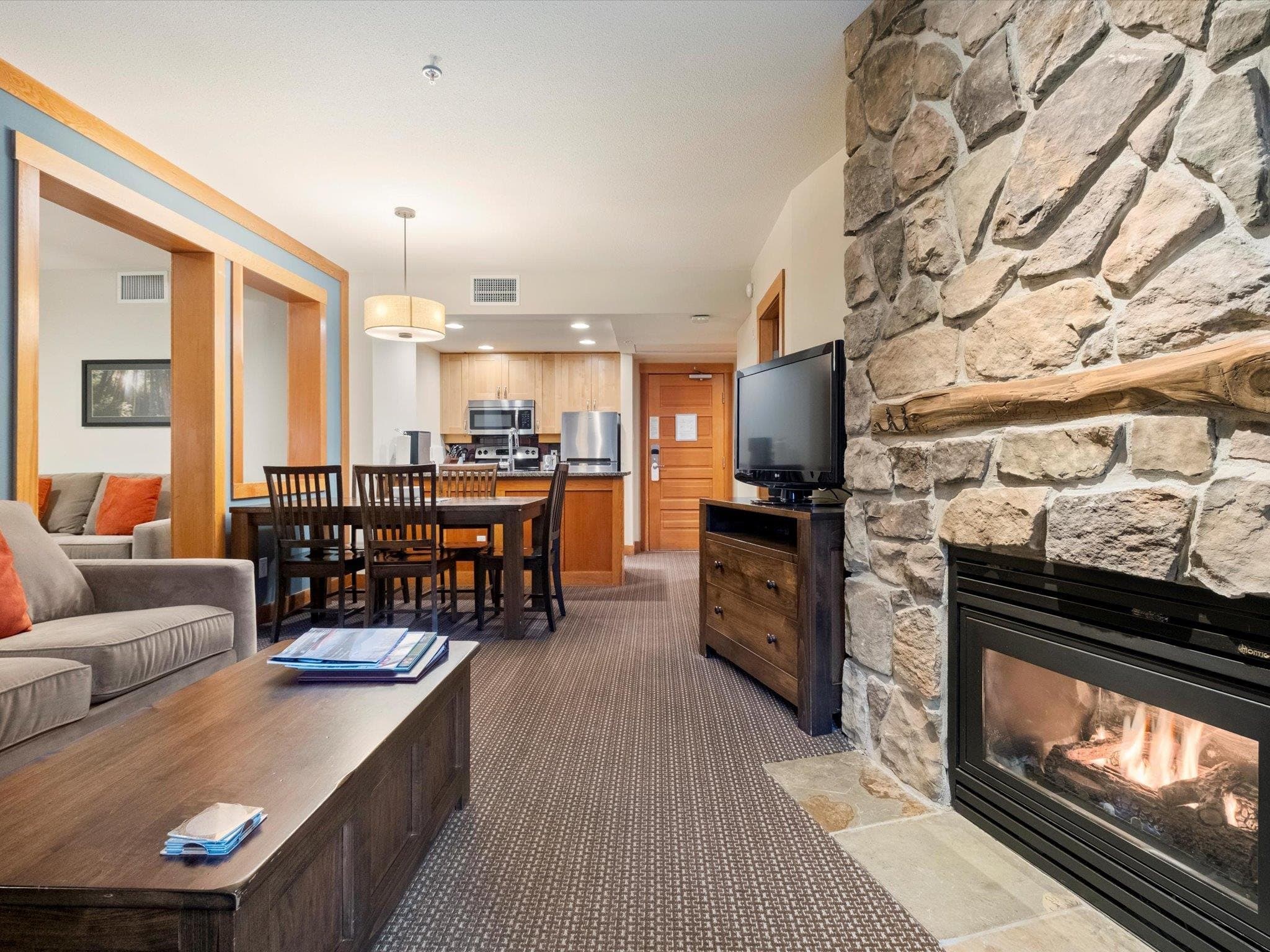 215C - 2036 London Lane, Whistler, V8E 0N7 — photo 3