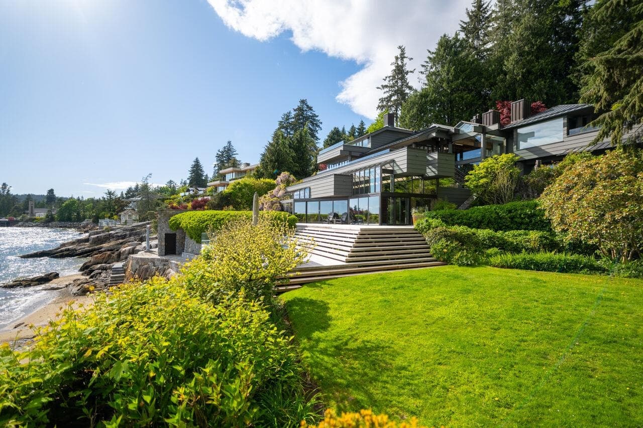 4036 Marine Drive, West Vancouver, V7V 1N6 — photo 2