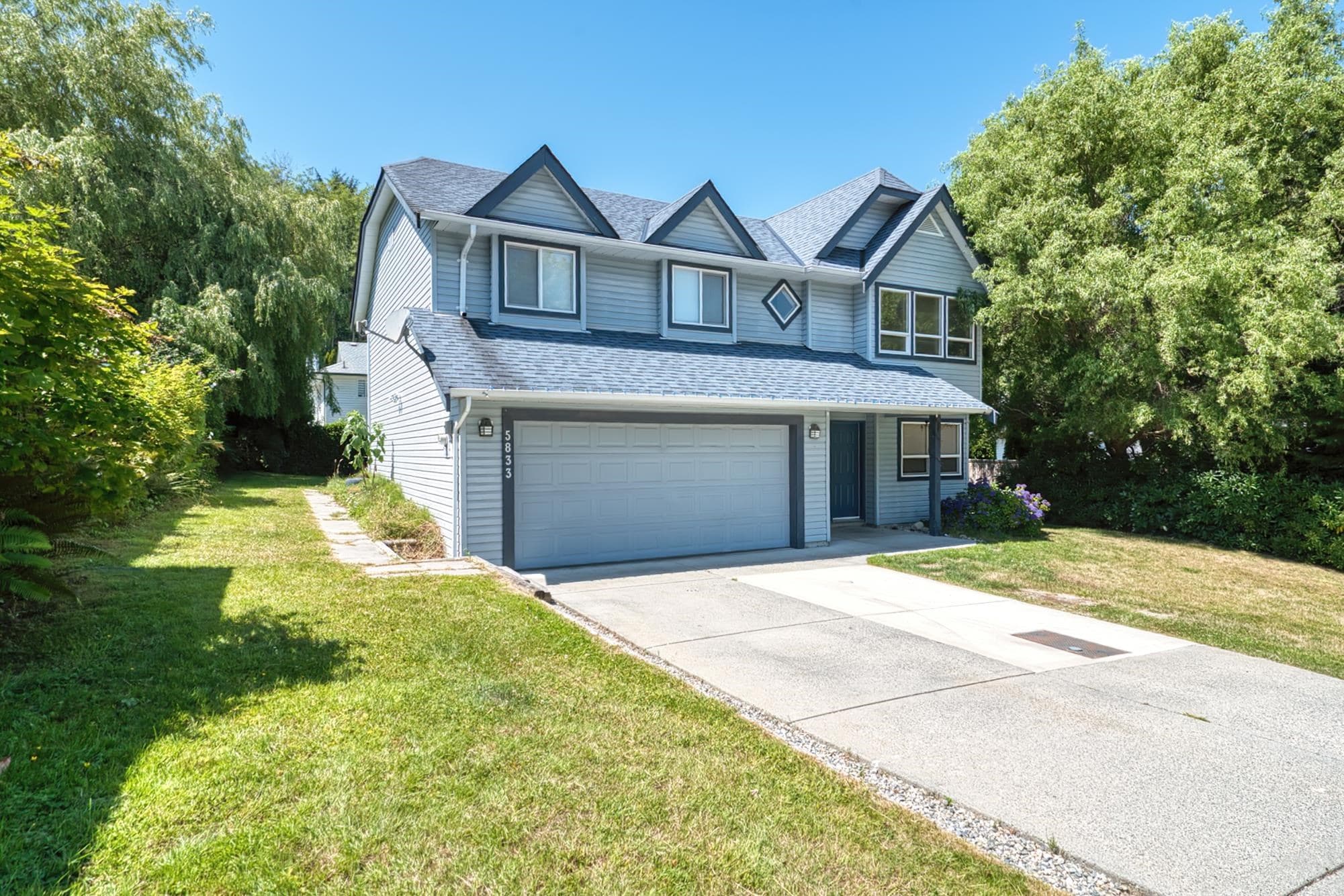 5833 Heron Place, Sechelt, V7Z 0R3 — photo 2