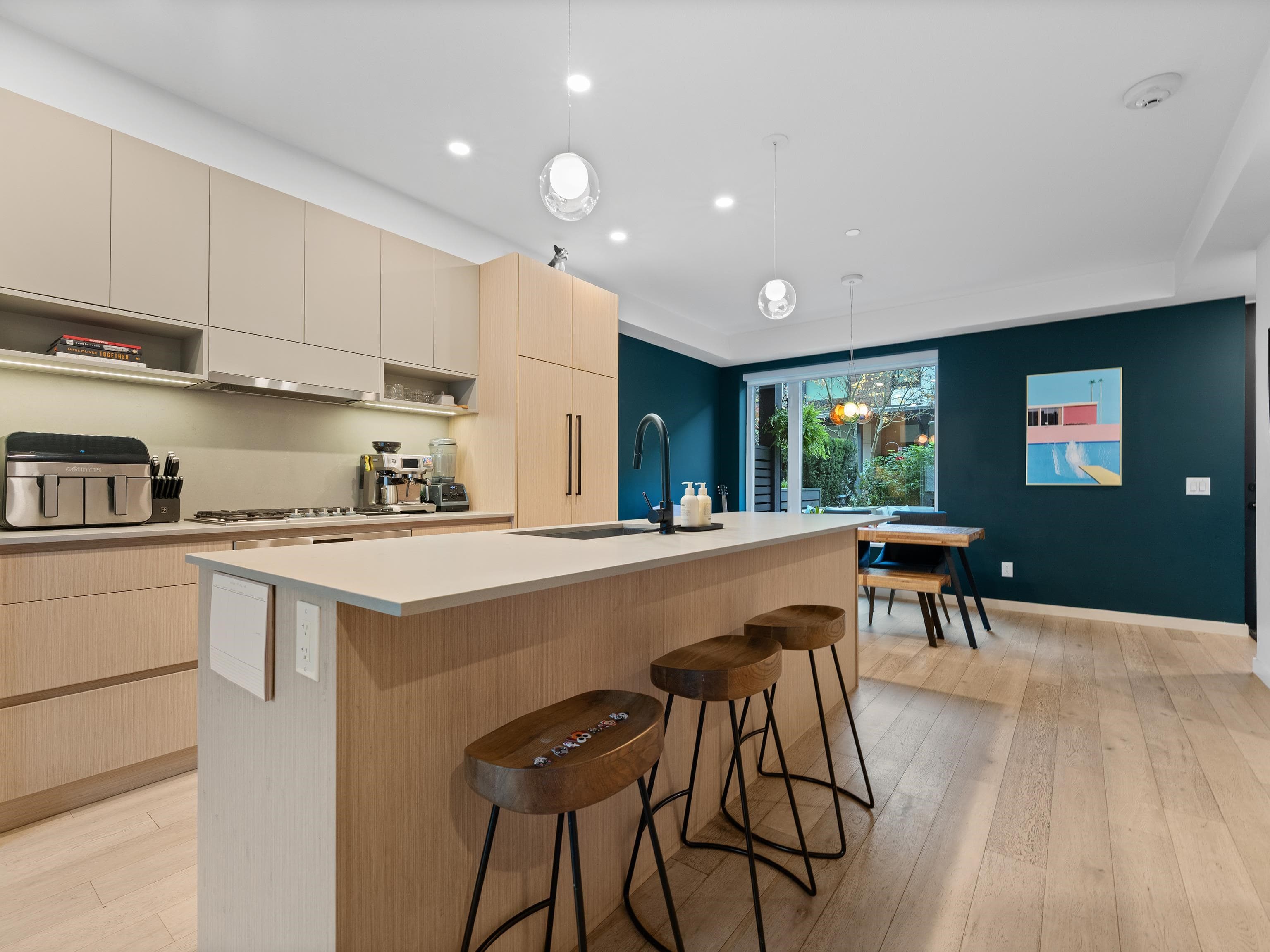 5 - 528 E 2nd Street, North Vancouver, V7L 0G8 — photo 2