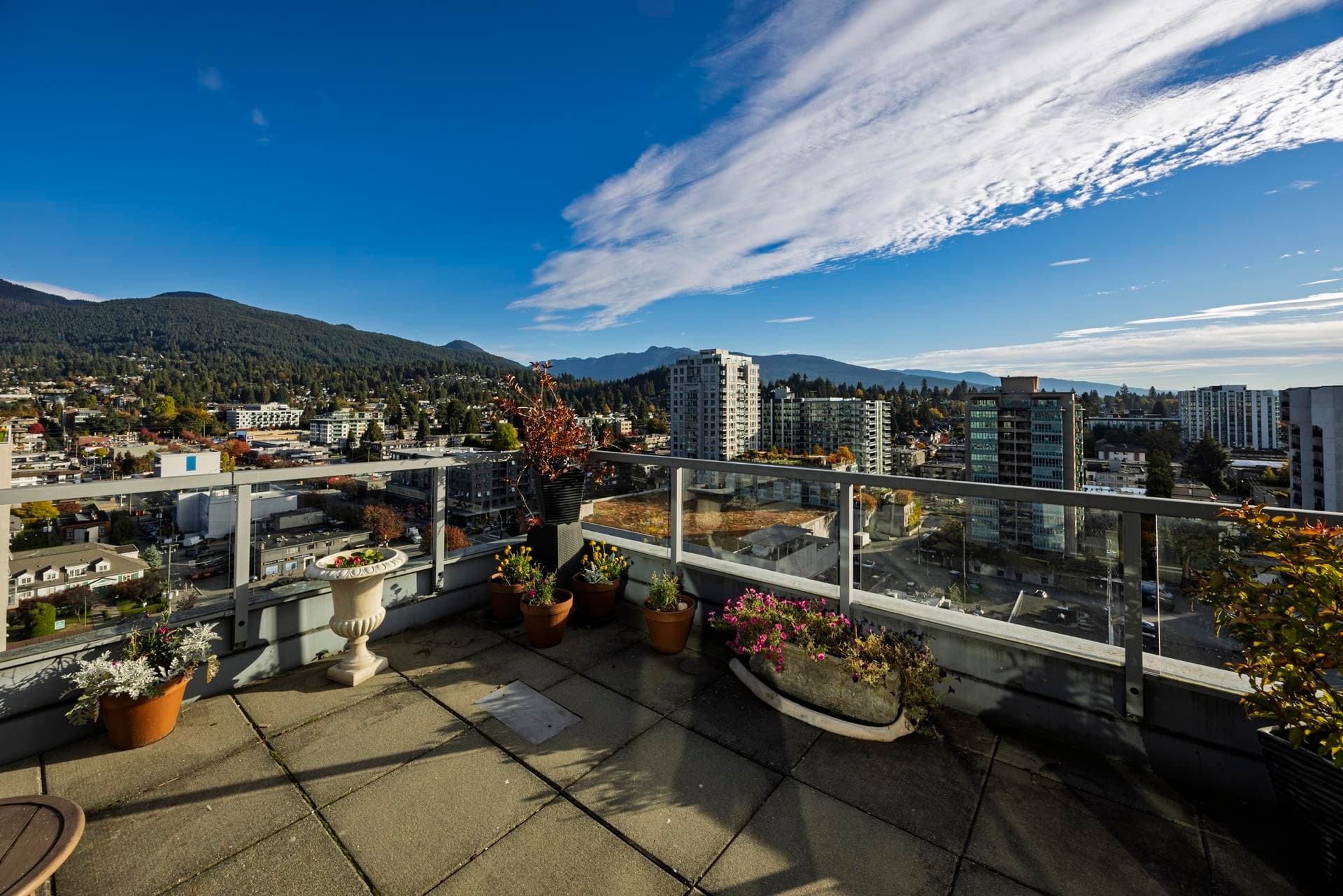 1702 - 121 W 16th Street, North Vancouver