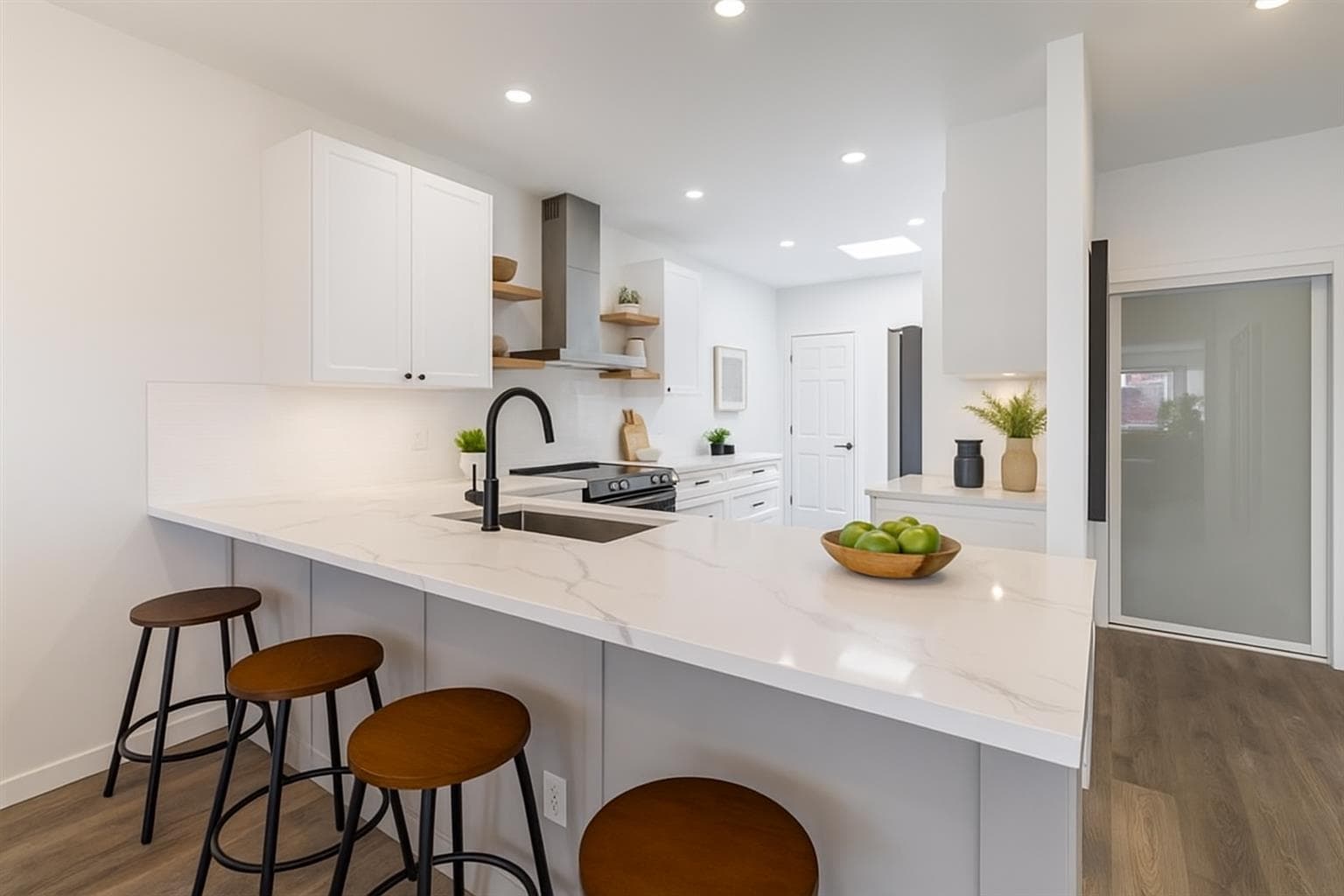 307 - 15300 17 Avenue, Surrey, V4A 8Y6 — photo 2