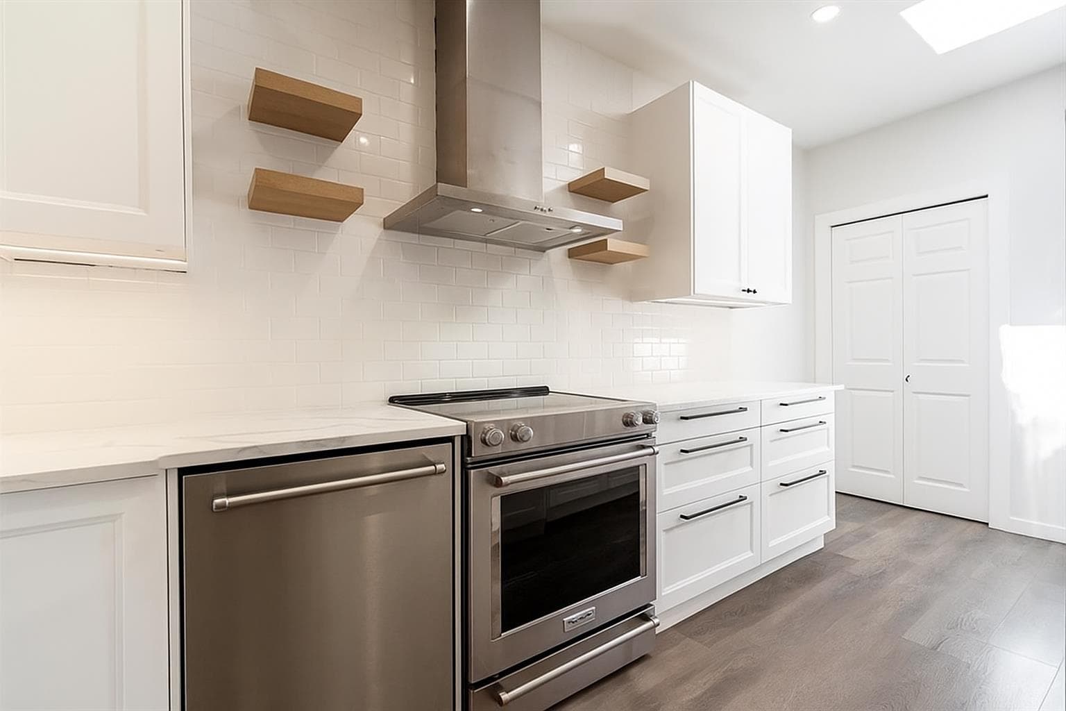 307 - 15300 17 Avenue, Surrey, V4A 8Y6 — photo 5