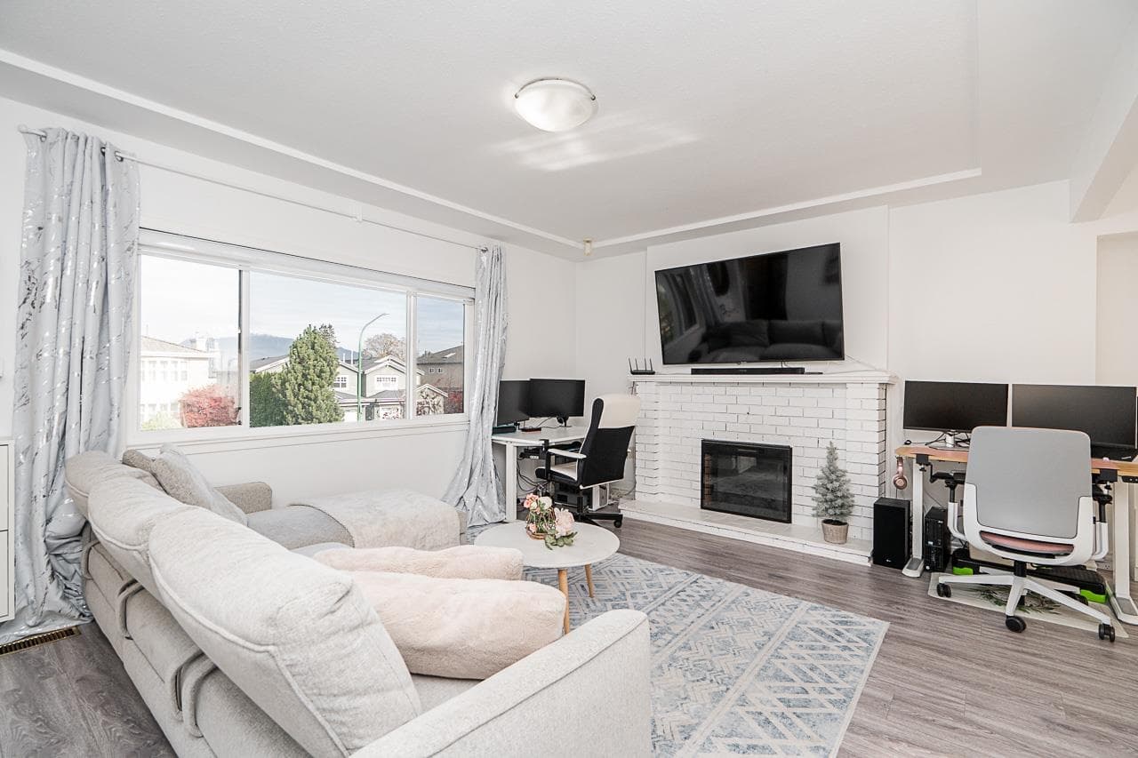 3738 Forest Street, Burnaby, V5G 1W6 — photo 3