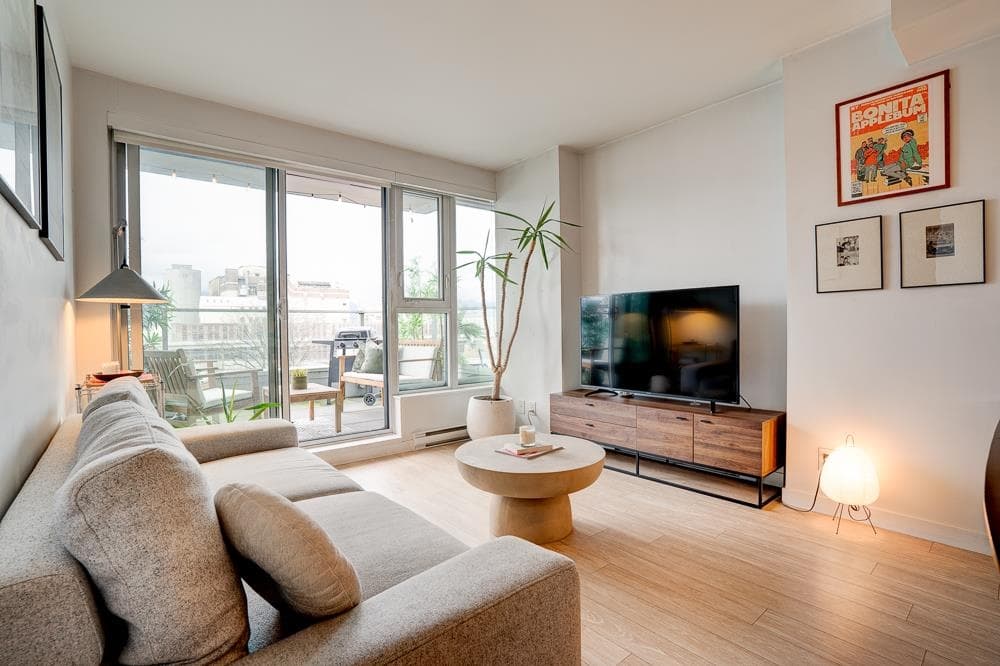 201 - 983 E Hastings Street, Vancouver, V6A 0G9 — photo 4
