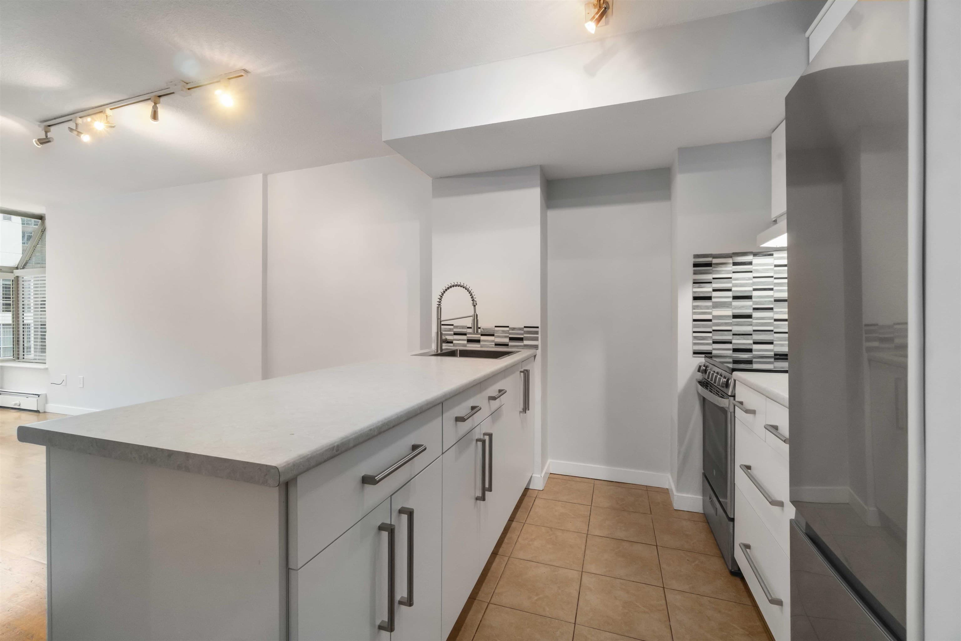 808 - 1333 Hornby Street, Vancouver, V6Z 2C1 — photo 3