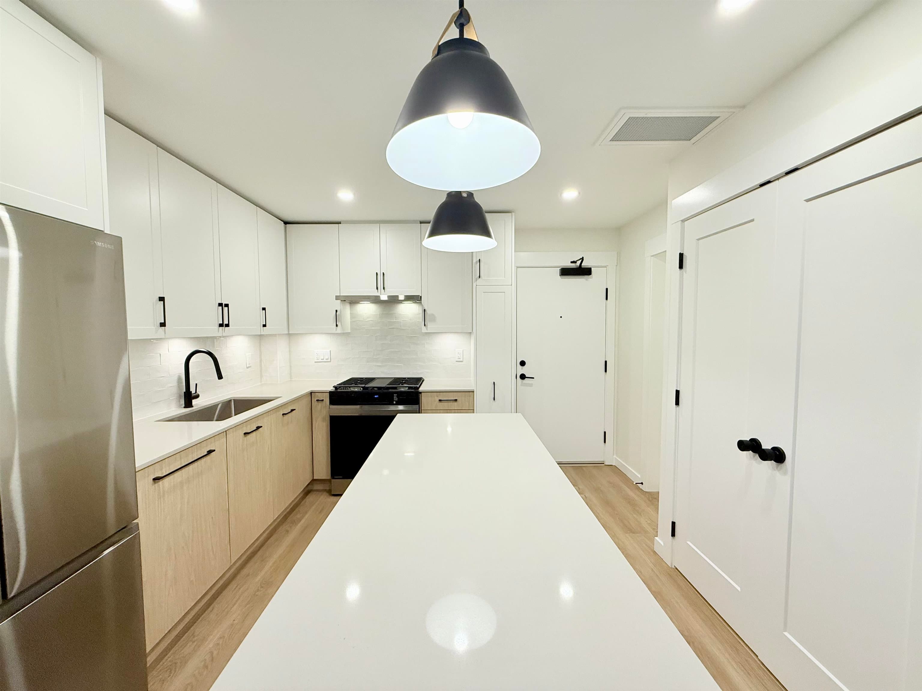 301 - 27215 Aldergrove Town Centre Drive, Langley, V4W 0E3 — photo 3