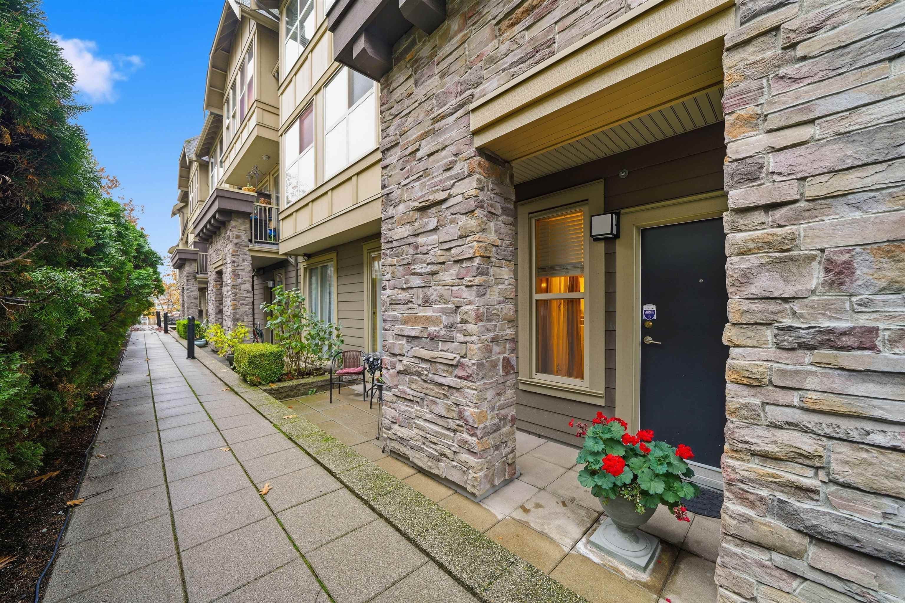 117 - 2108 Rowland Street, Port Coquitlam — sold
