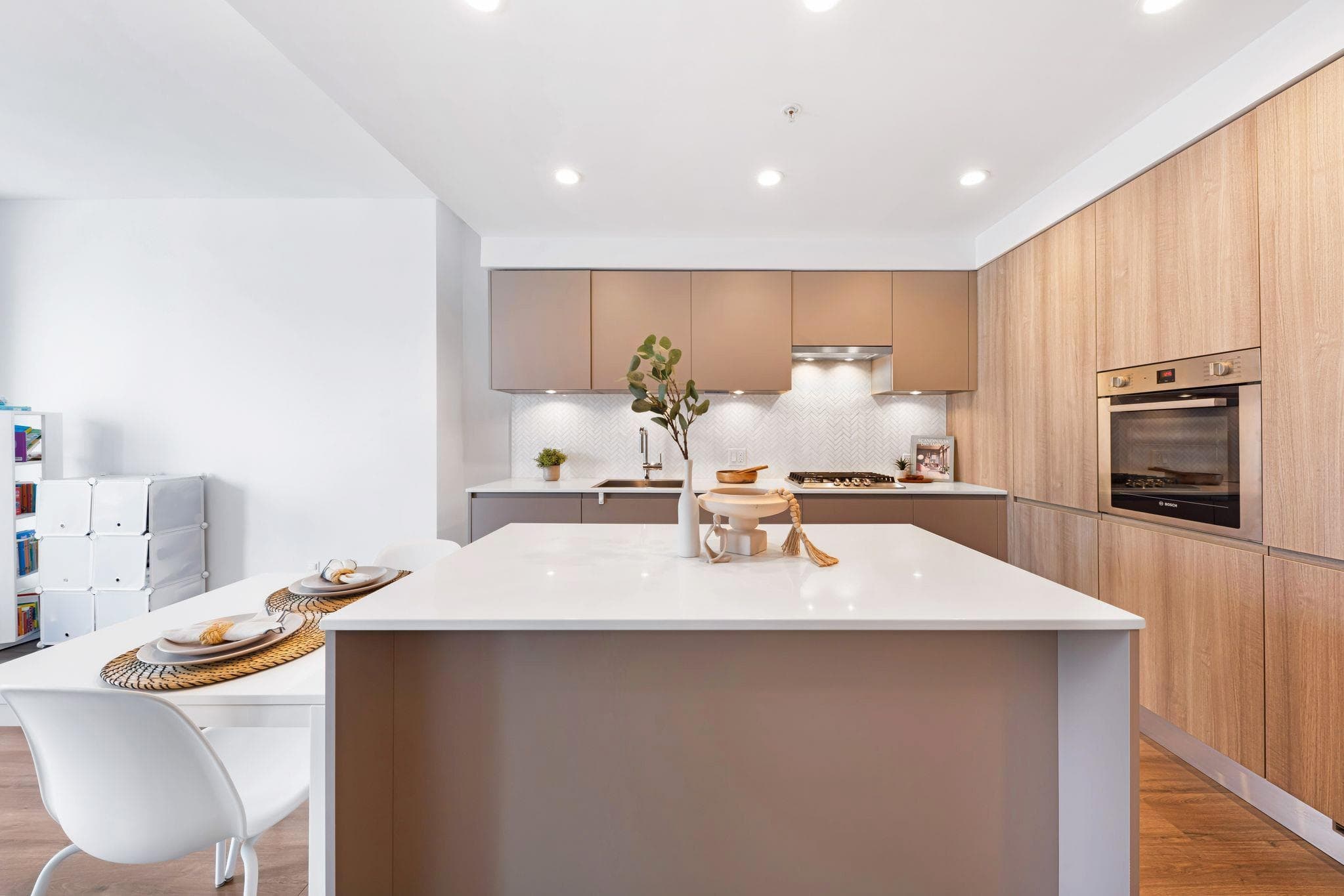 1811 - 3833 Evergreen Place, Burnaby, V3J 0M2 — photo 2