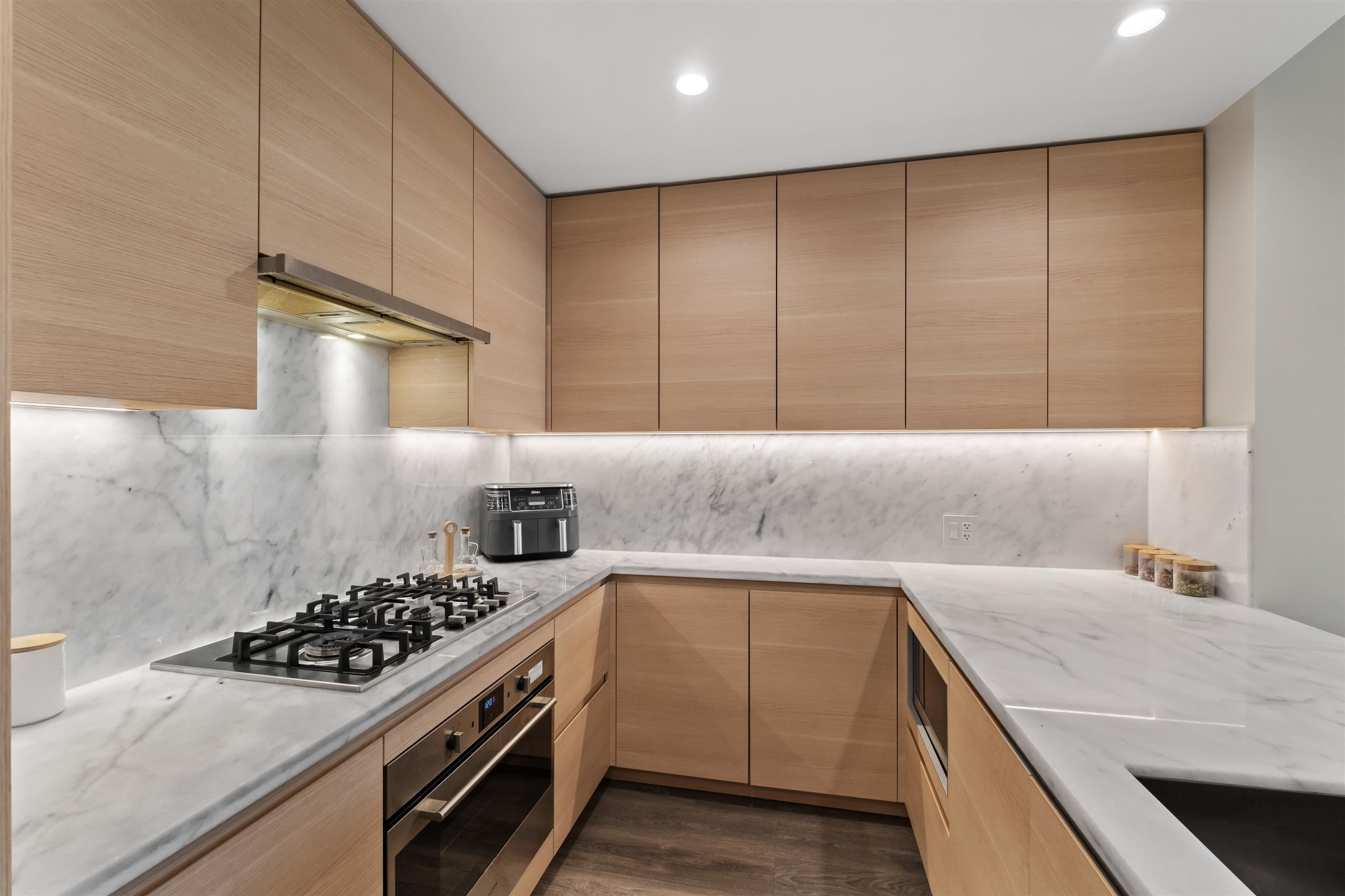 1601 - 305 Morrissey Road, Port Moody, V3H 0M3 — photo 2