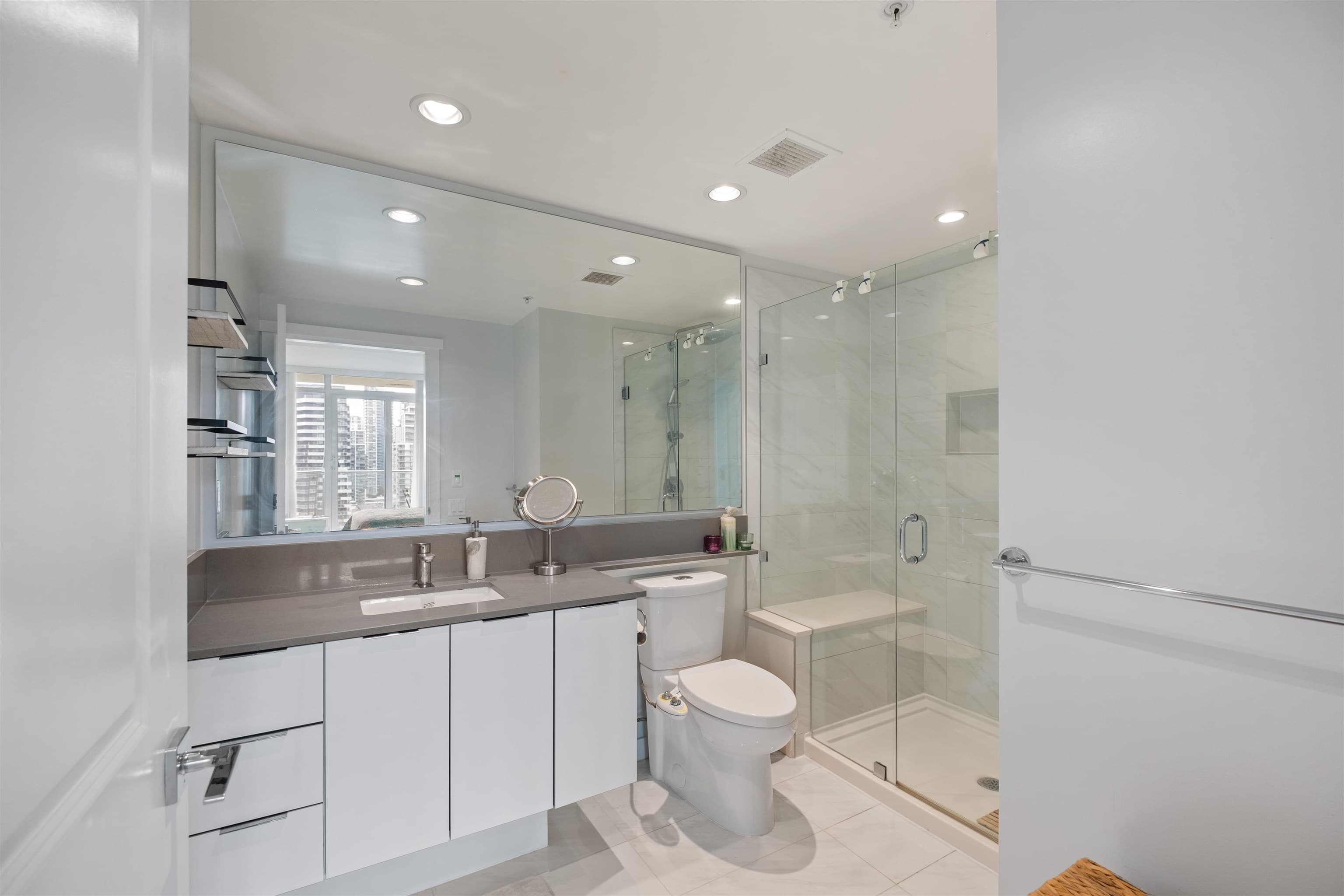 1701 - 2388 Madison Avenue, Burnaby, V5C 0K8 — photo 5