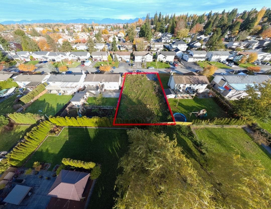 17884 57a Avenue, Surrey, V3S 1J4 — photo 3