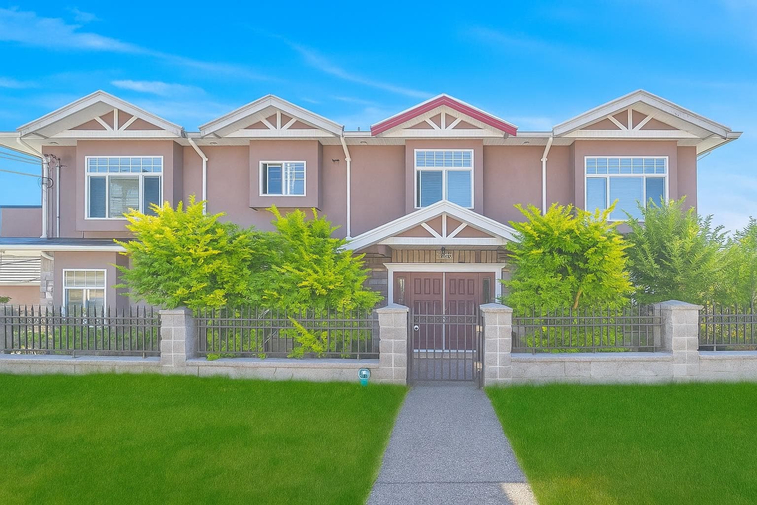 7722 12th Avenue, Burnaby, V3N 2K5 — photo 1
