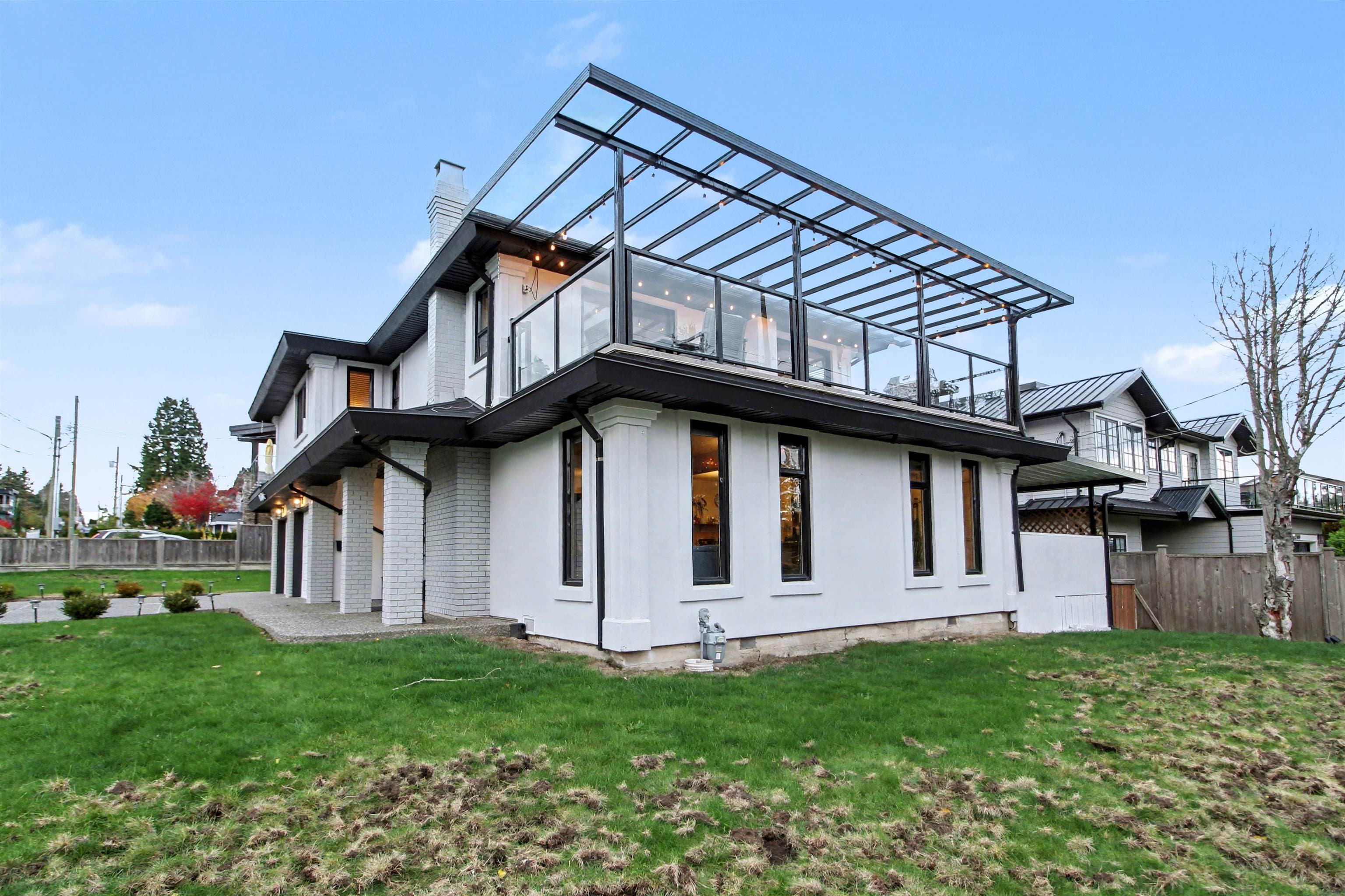 1112 Stevens Street, White Rock, V4B 4X8 — photo 3