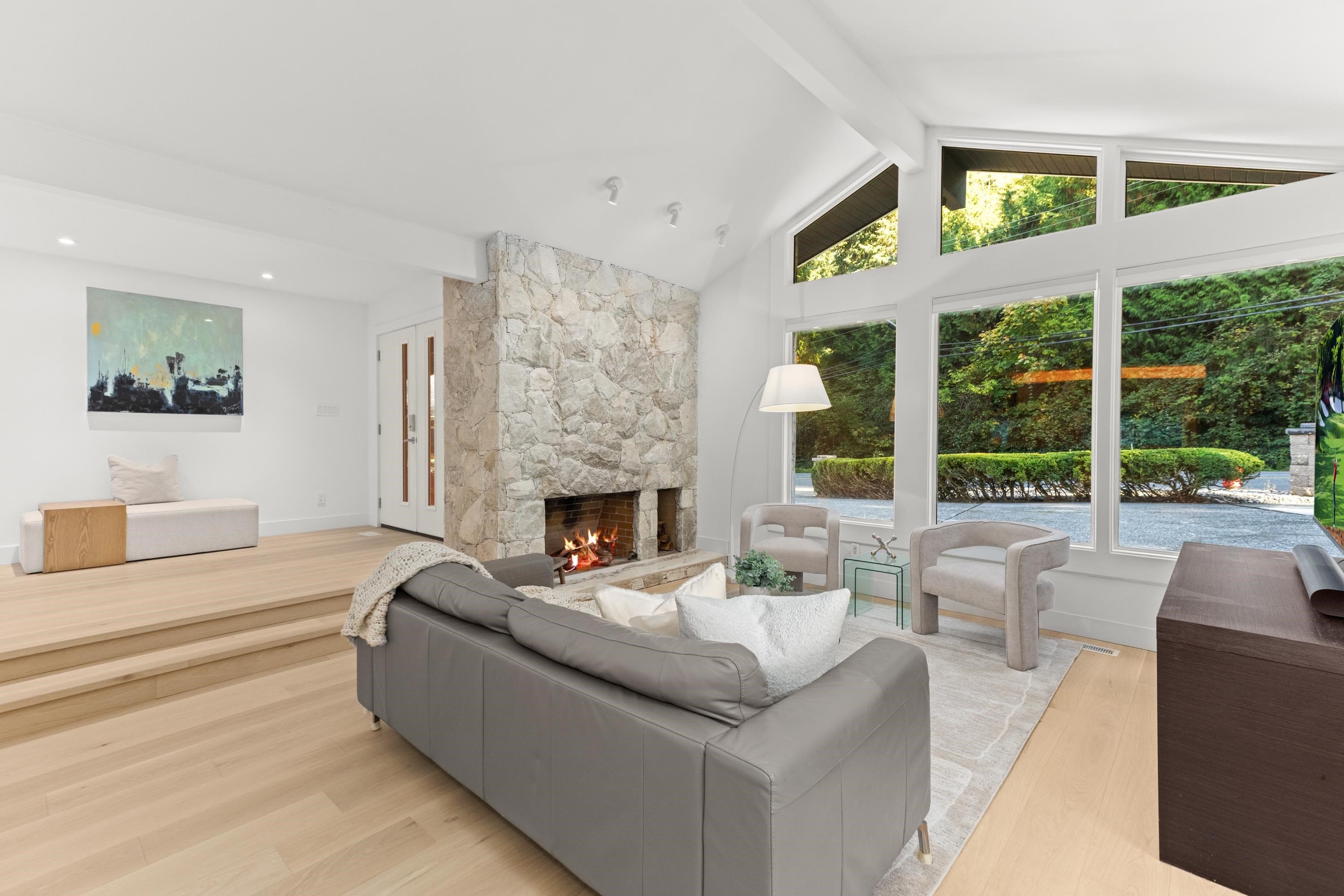 5540 Marine Drive, West Vancouver, V7W 2R5 — photo 4