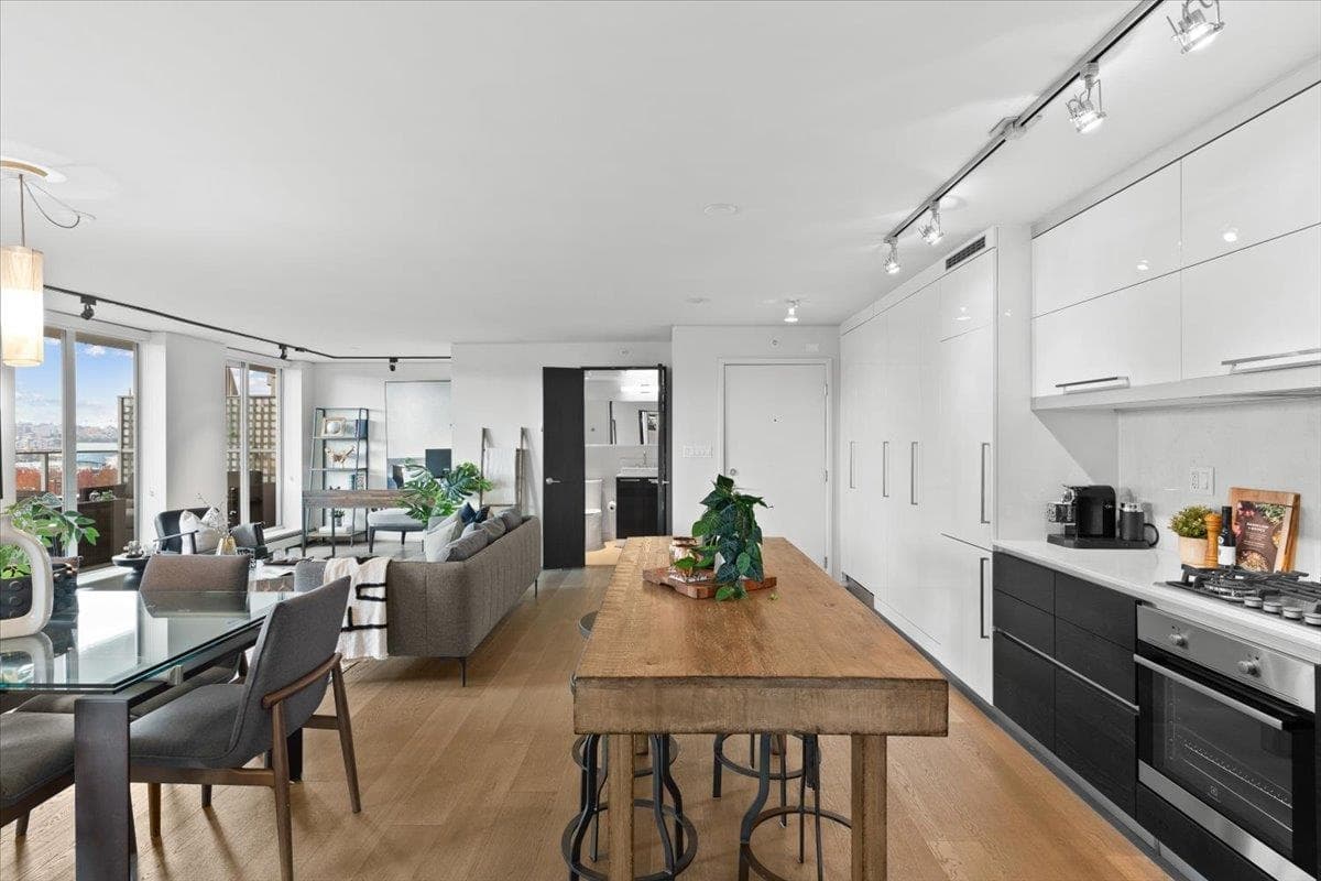 912 - 189 Keefer Street, Vancouver, V6A 0C8 — photo 5